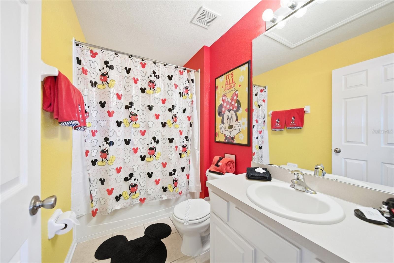 2556 Renshaw St Property Photo 18