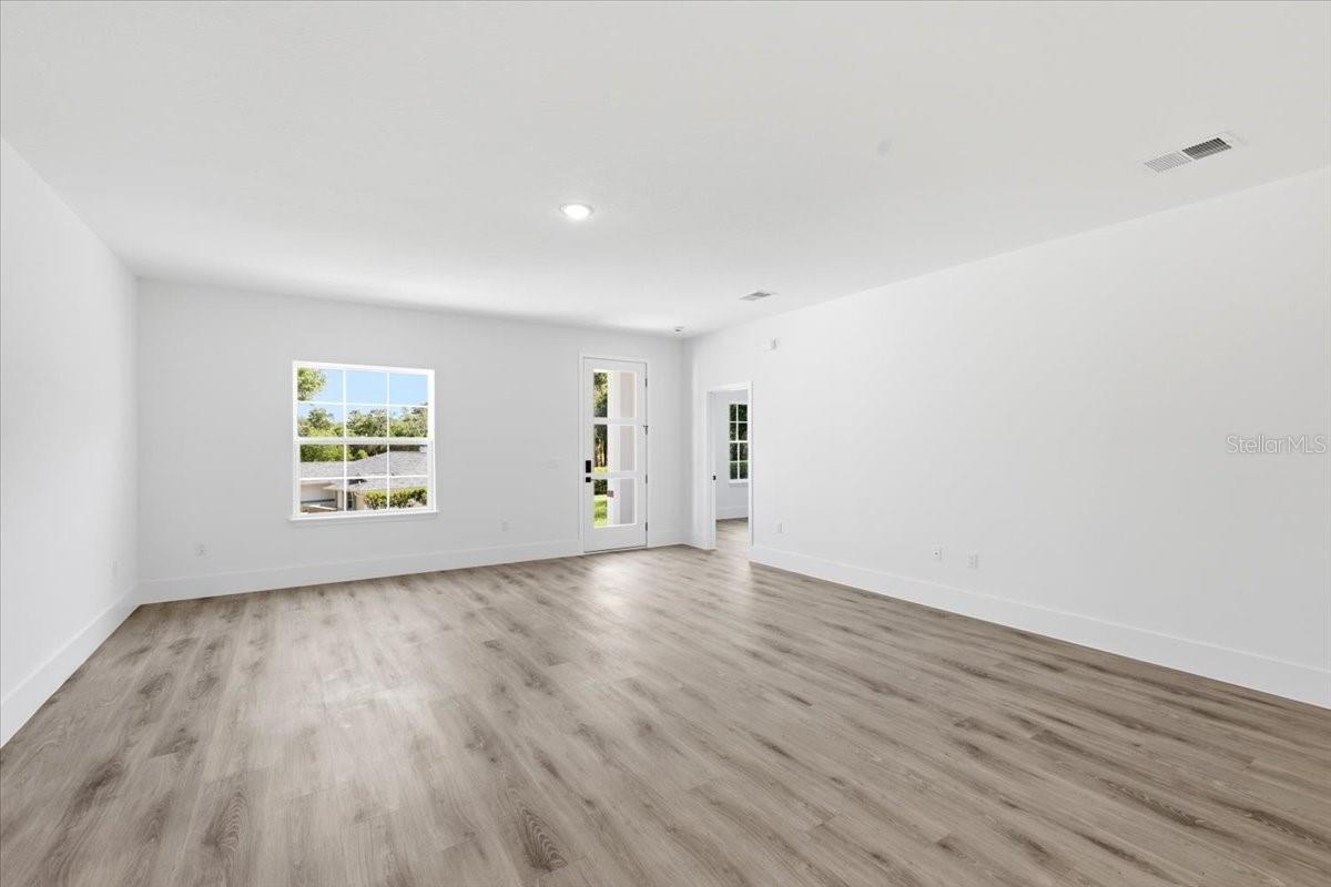 2670 W Fairway Loop Property Photo 4