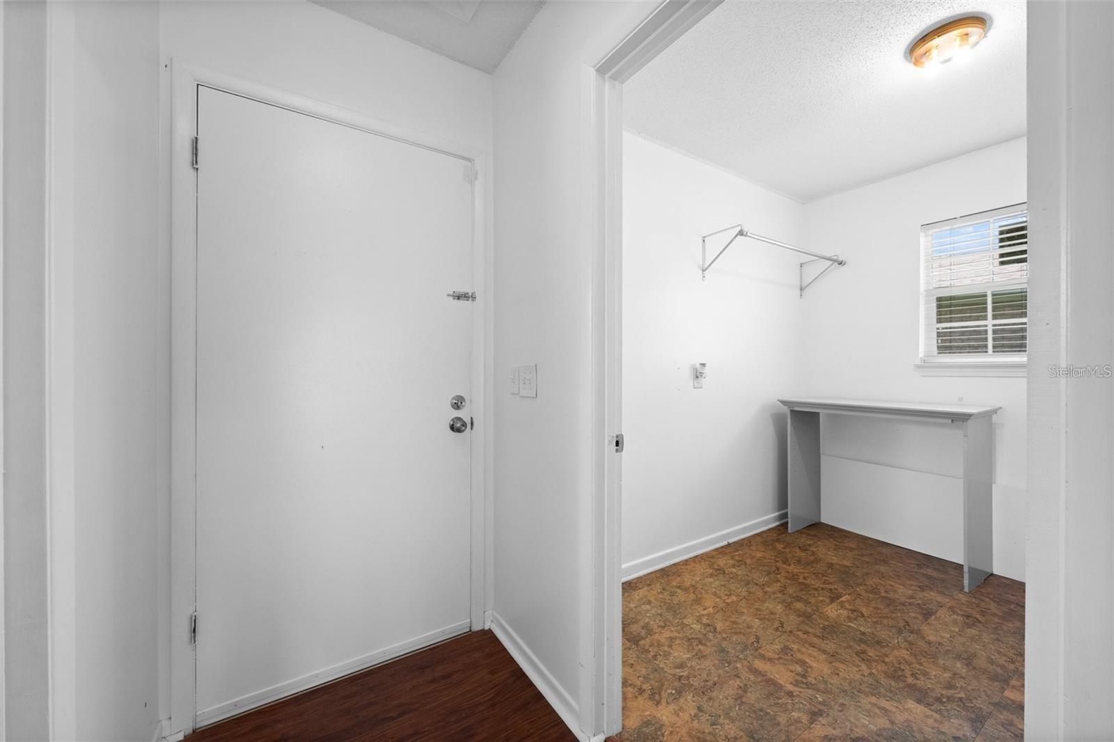 2807 Gordon St N Property Photo 7