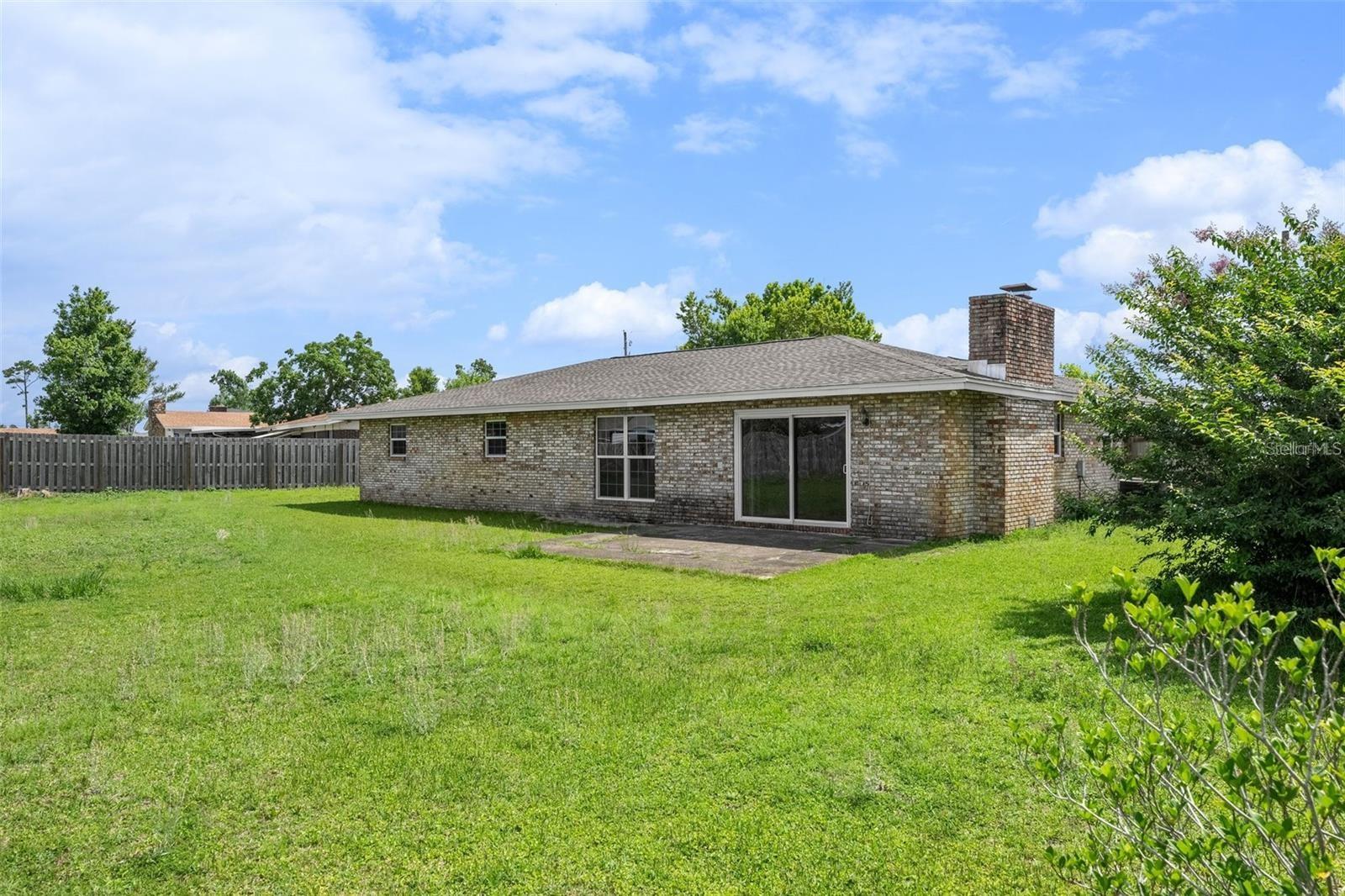 2807 Gordon St N Property Photo 20