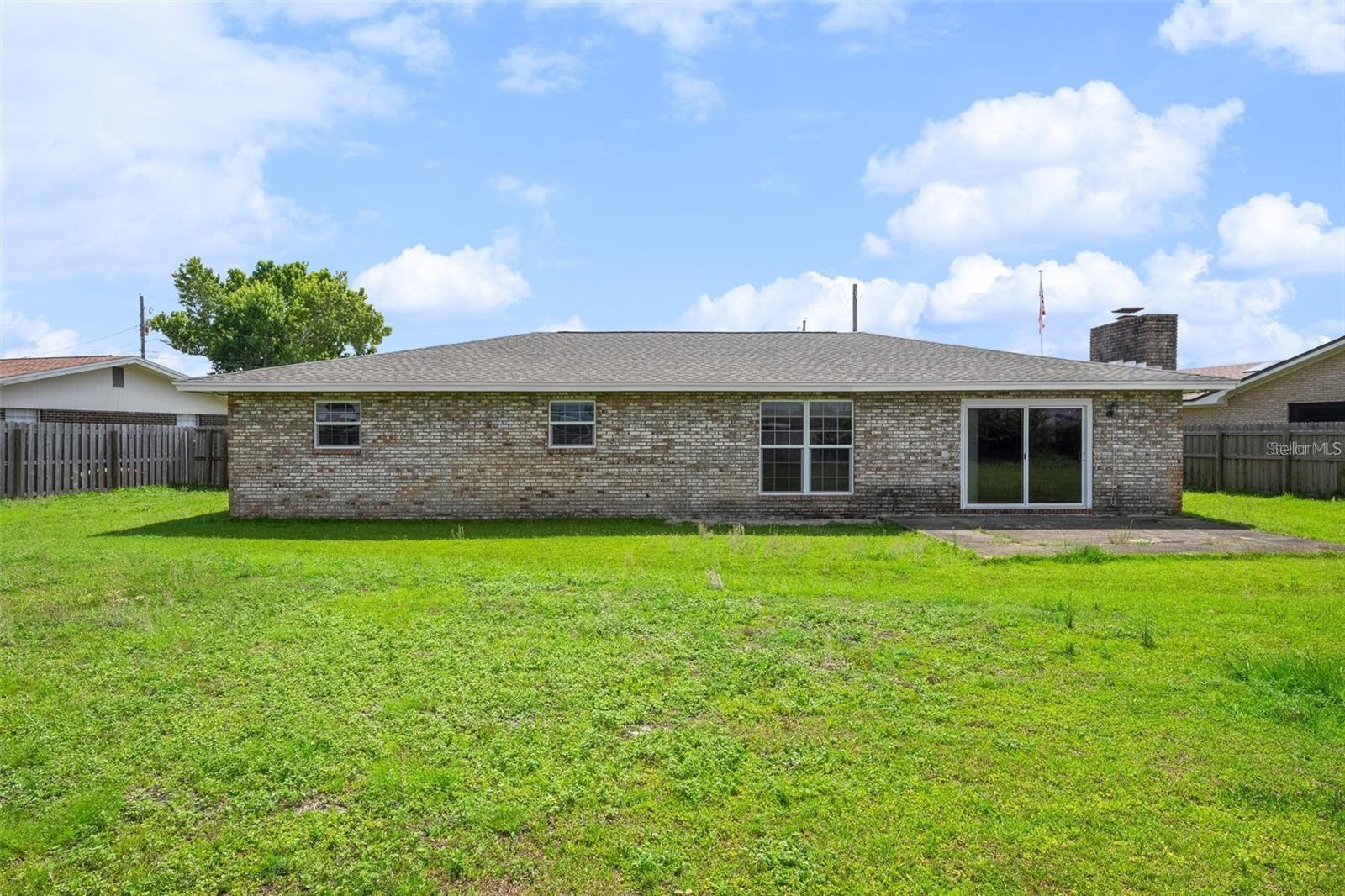 2807 Gordon St N Property Photo 21