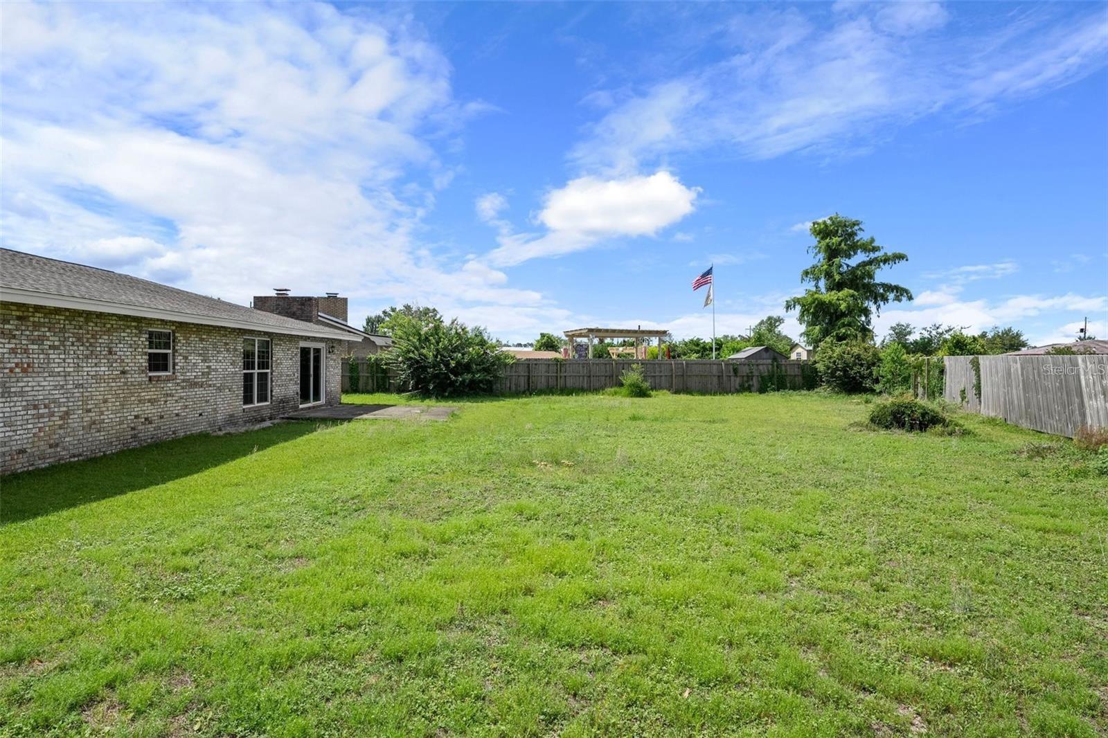 2807 Gordon St N Property Photo 22