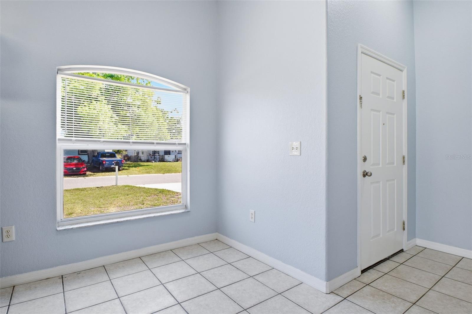 6018 Flora Ter Property Photo 8