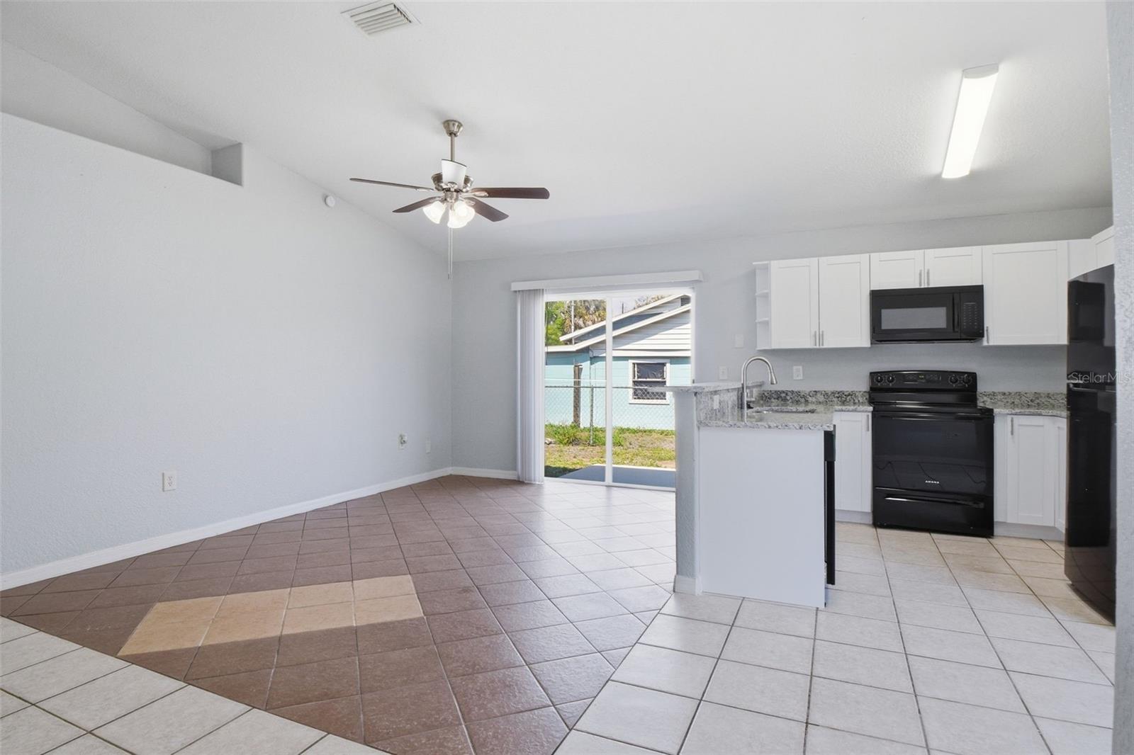 6018 Flora Ter Property Photo 10