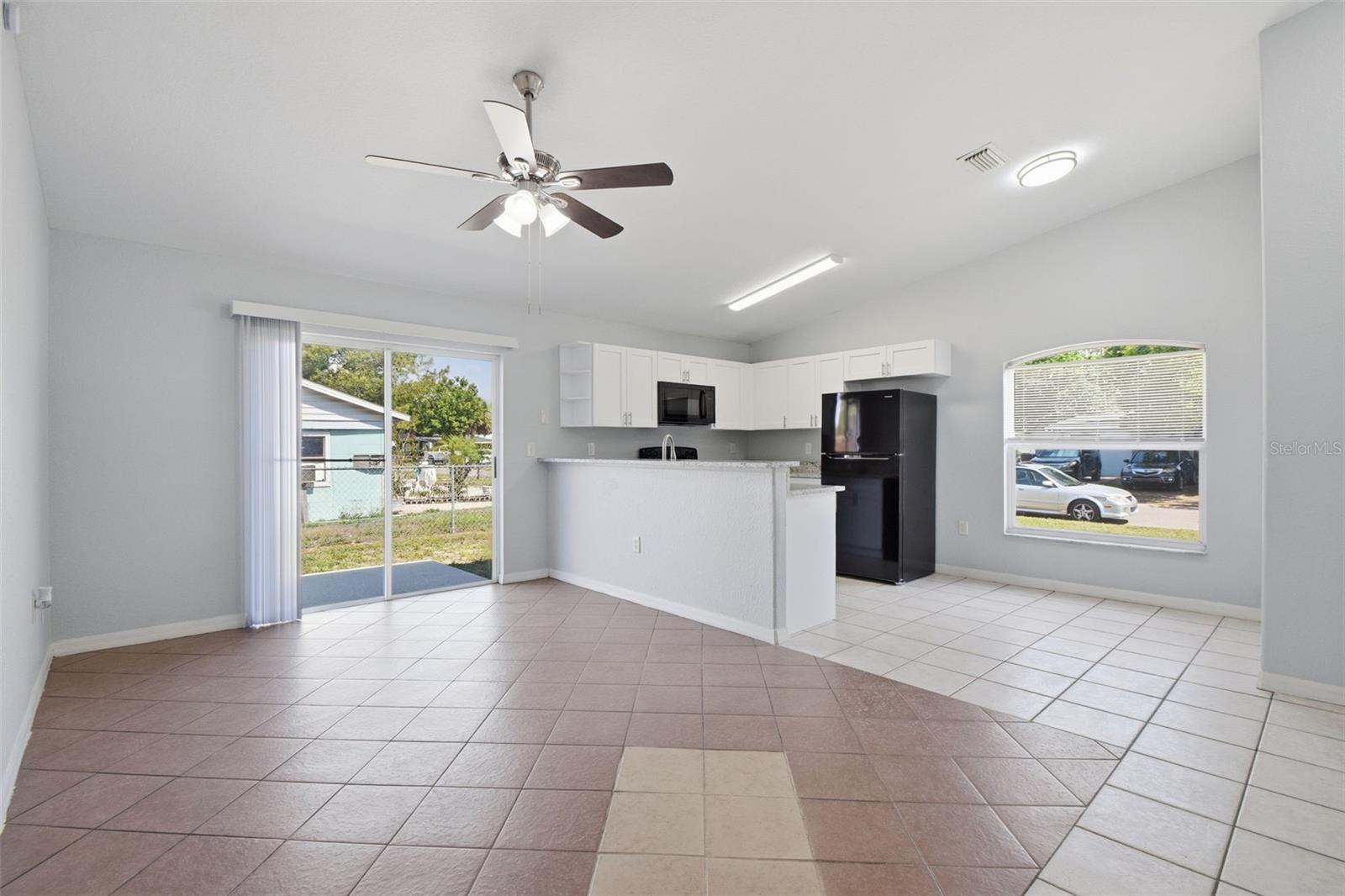 6018 Flora Ter Property Photo 11