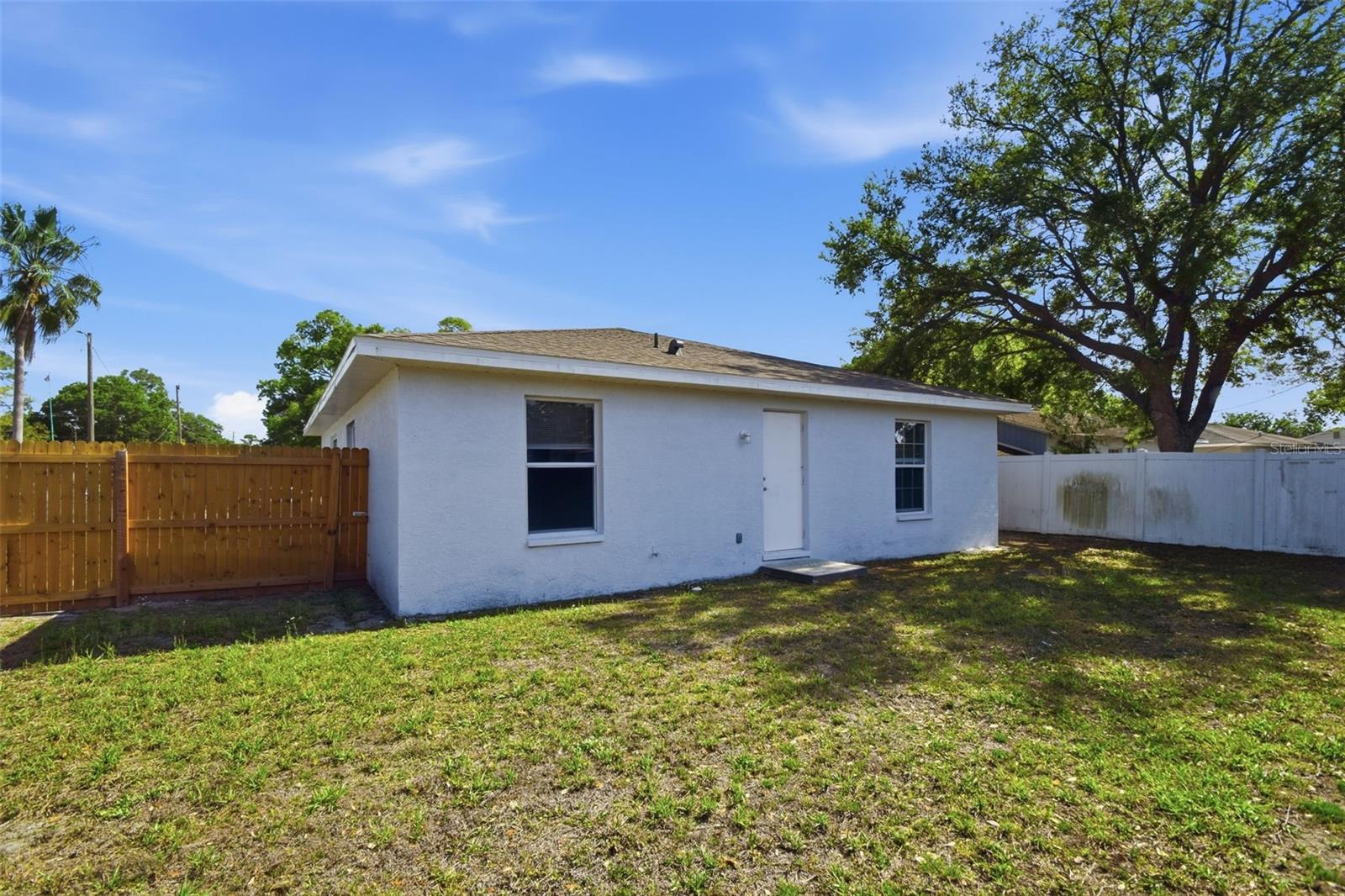 6018 Flora Ter Property Photo 32