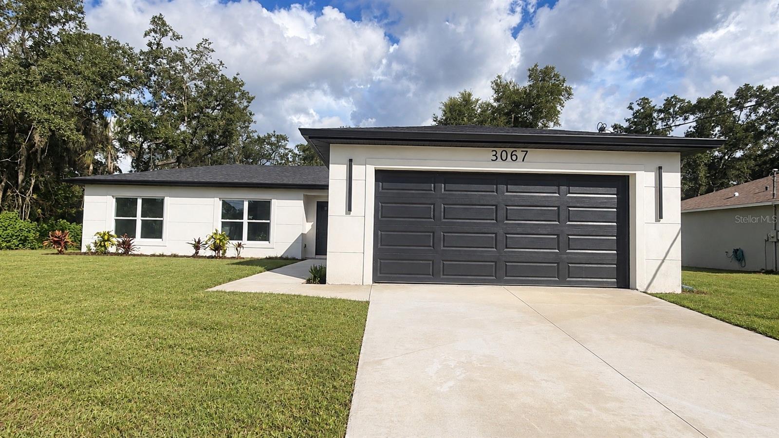 3067 QUARTER ST Property Photo 1