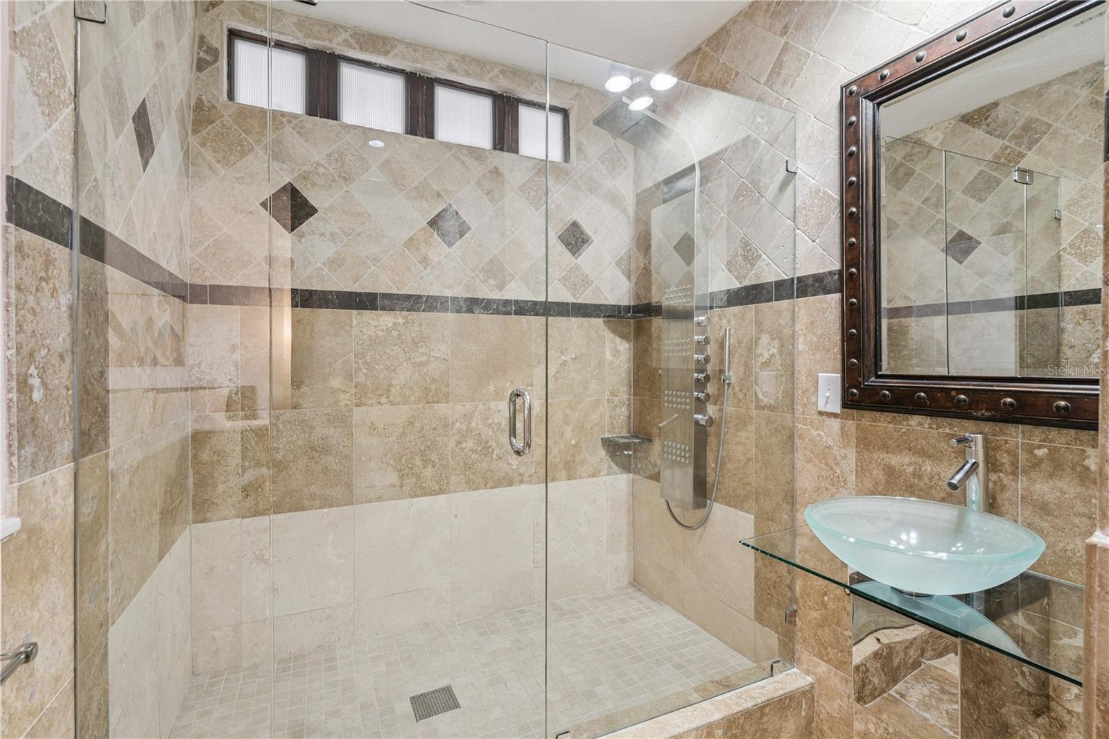 151 E Washington St #ph3b Property Photo 22