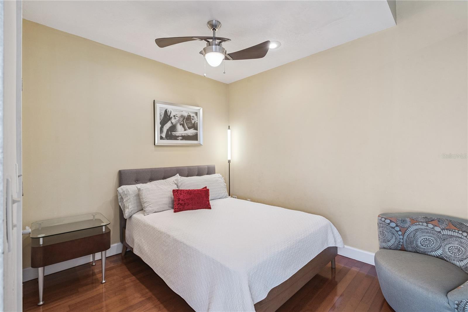 151 E Washington St #ph3b Property Photo 23