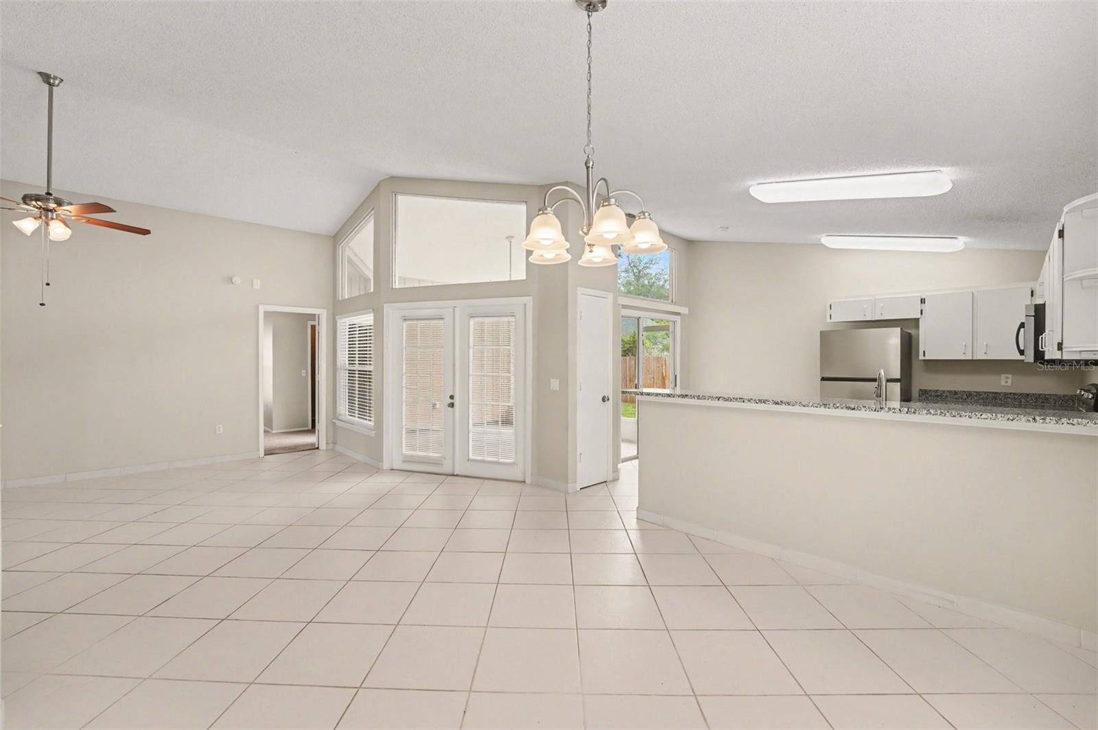 204 Kingshill Ct Se Property Photo 4