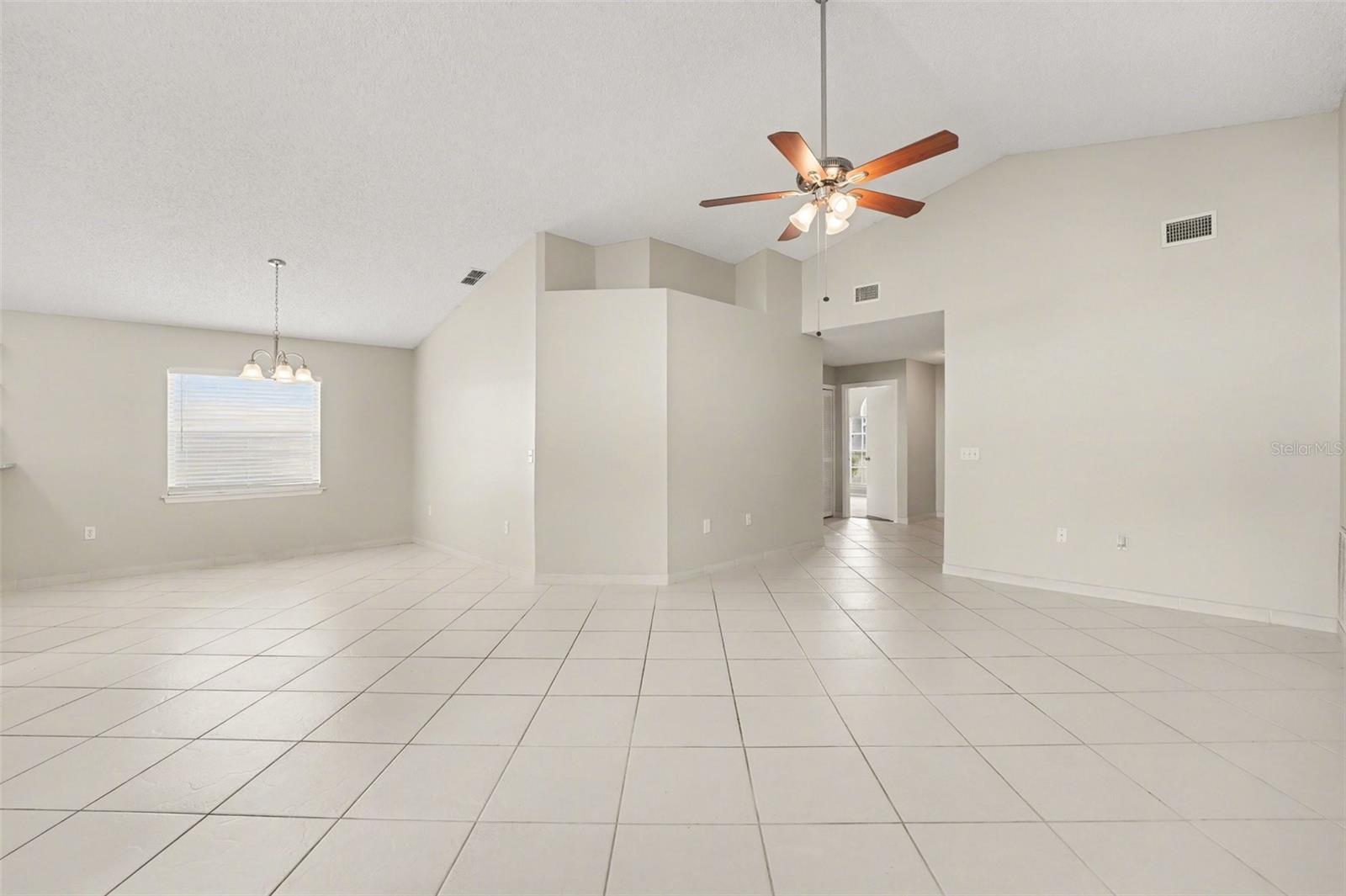 204 Kingshill Ct Se Property Photo 6