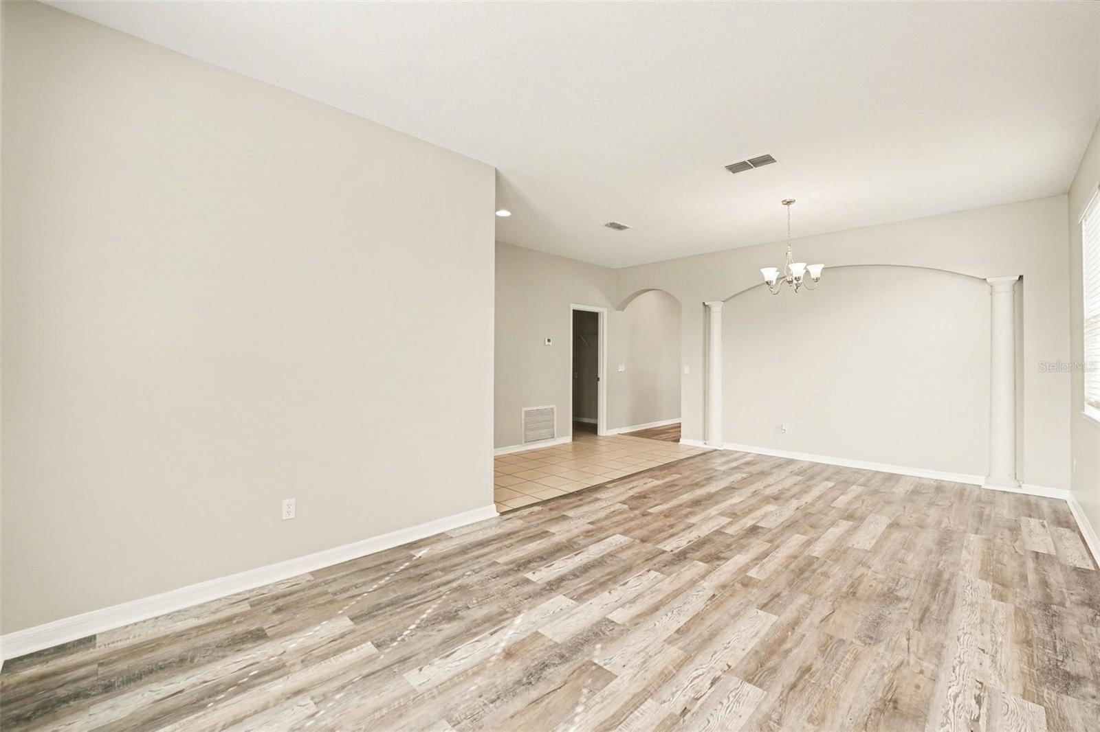 2727 Eagle Cliff Dr Property Photo 7