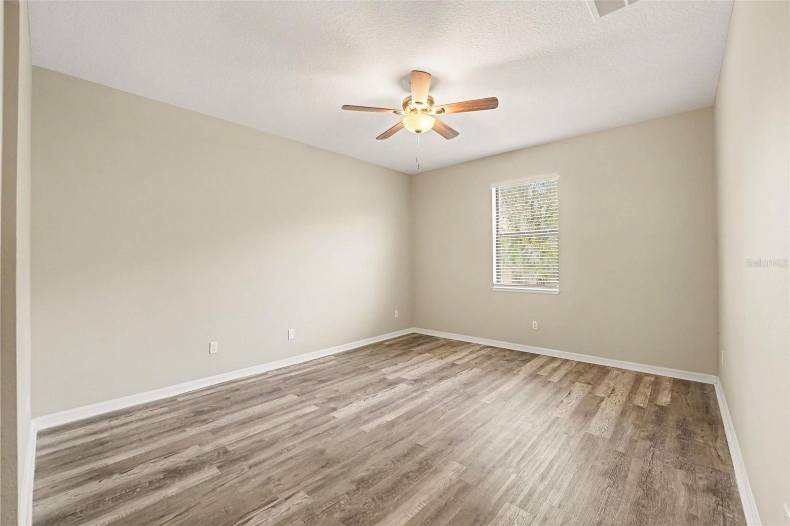 2727 Eagle Cliff Dr Property Photo 18