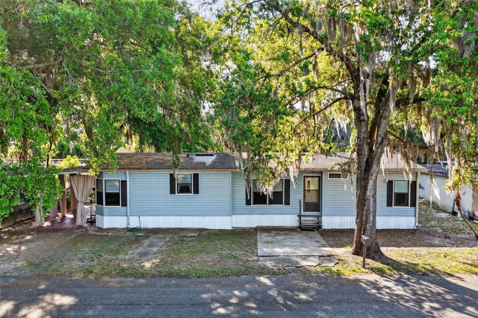 904 Maplewood St Property Photo 6