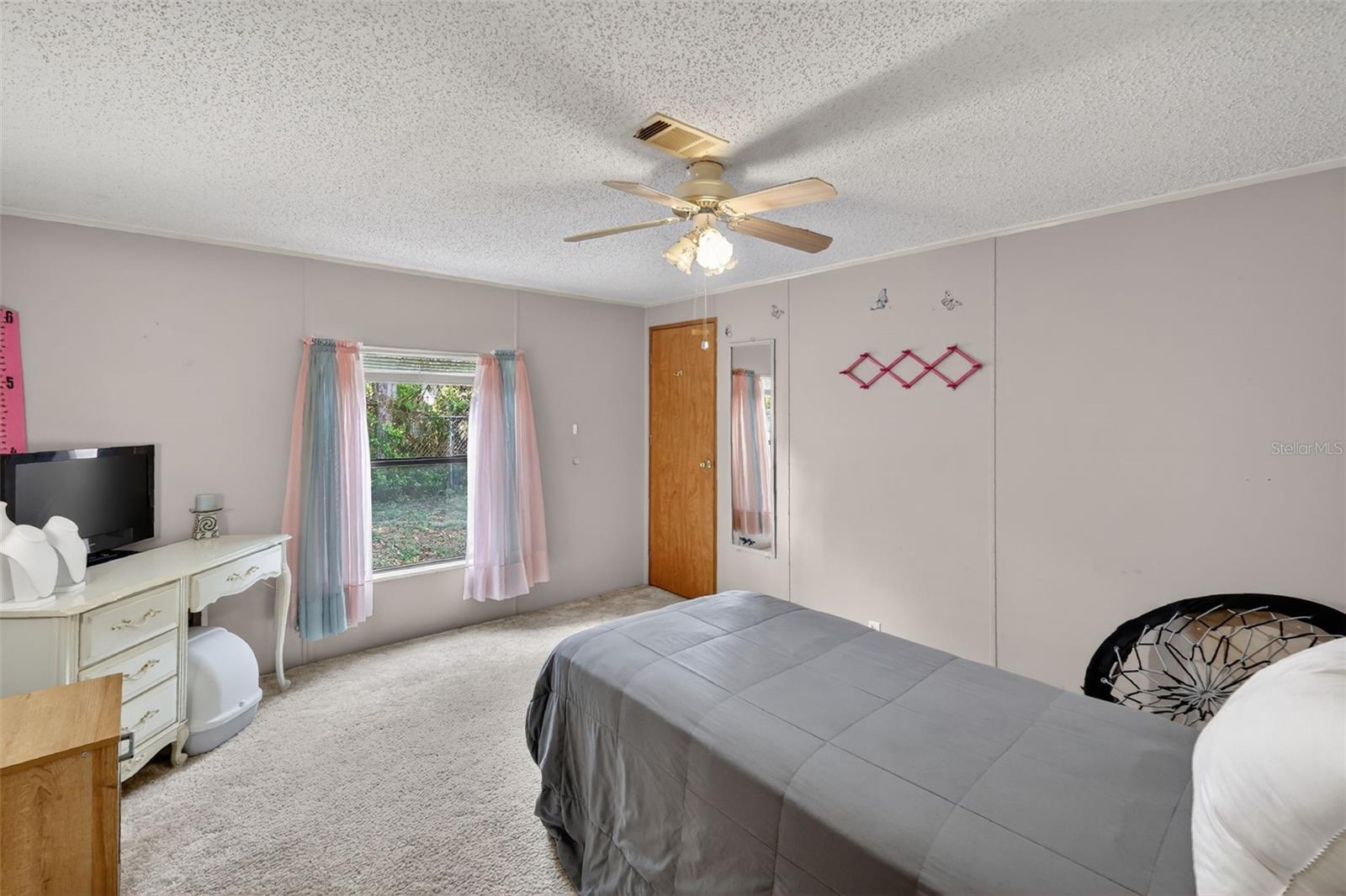 904 Maplewood St Property Photo 25