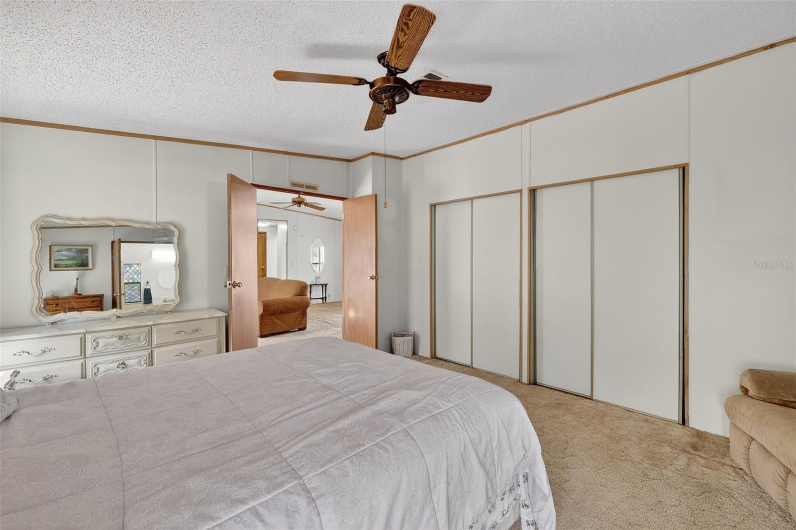 904 Maplewood St Property Photo 29