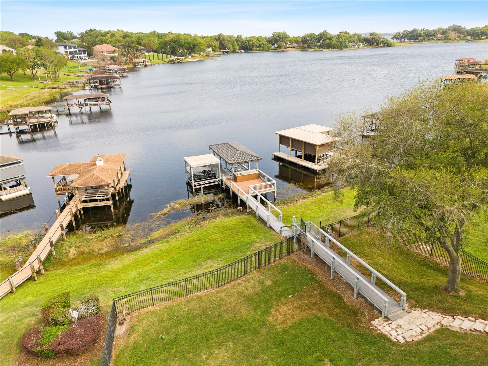812 Johns Point Dr Property Photo 8
