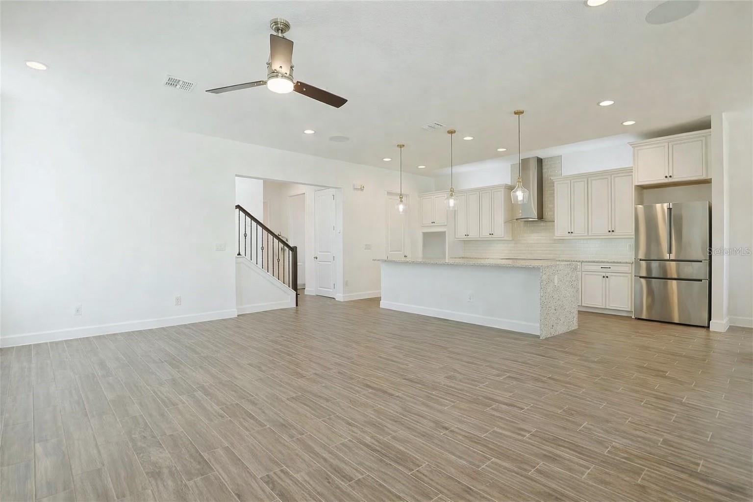 7038 Arnoldson St Property Photo 4
