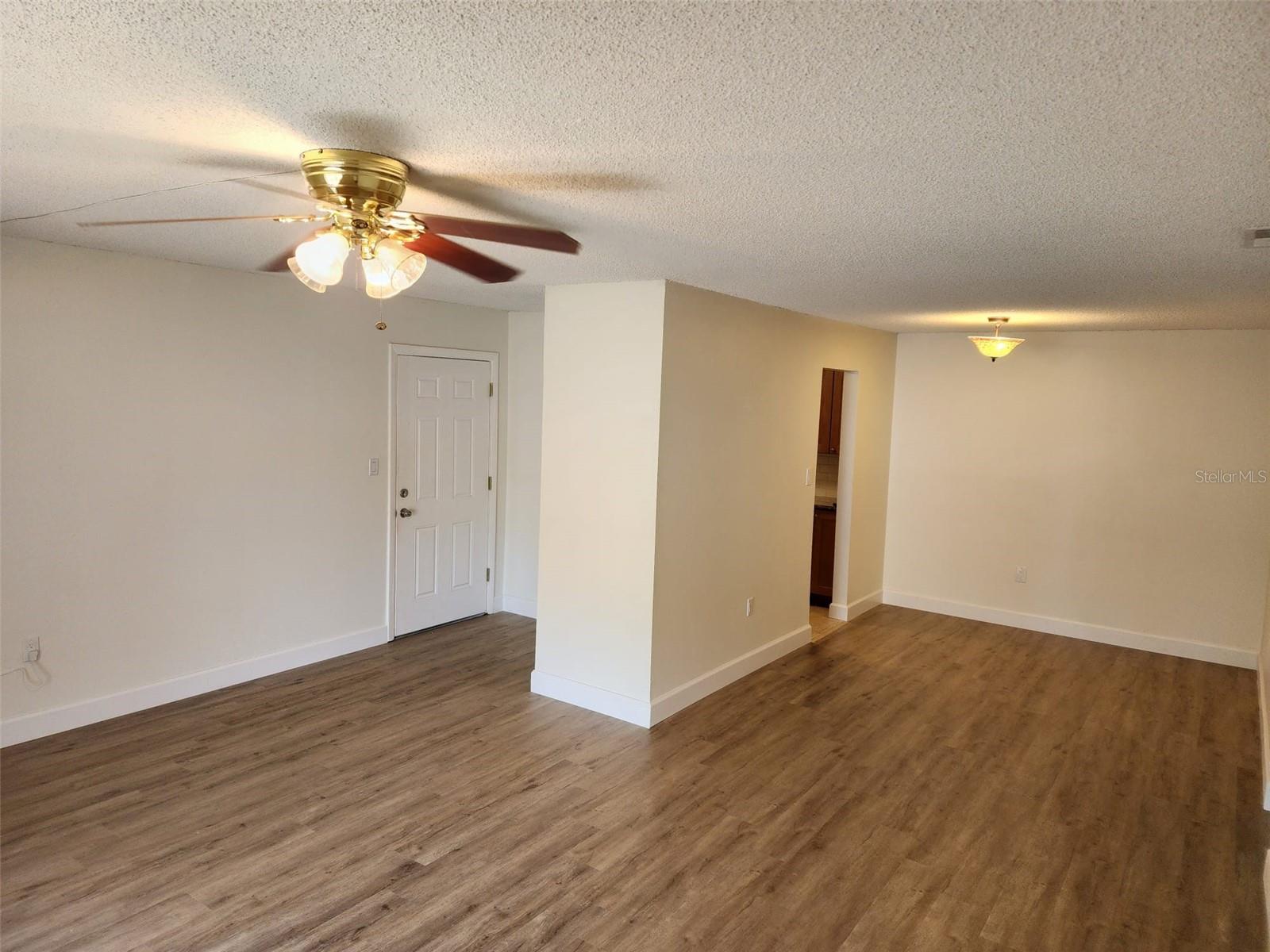 310 Cherokee Ct #f Property Photo 4