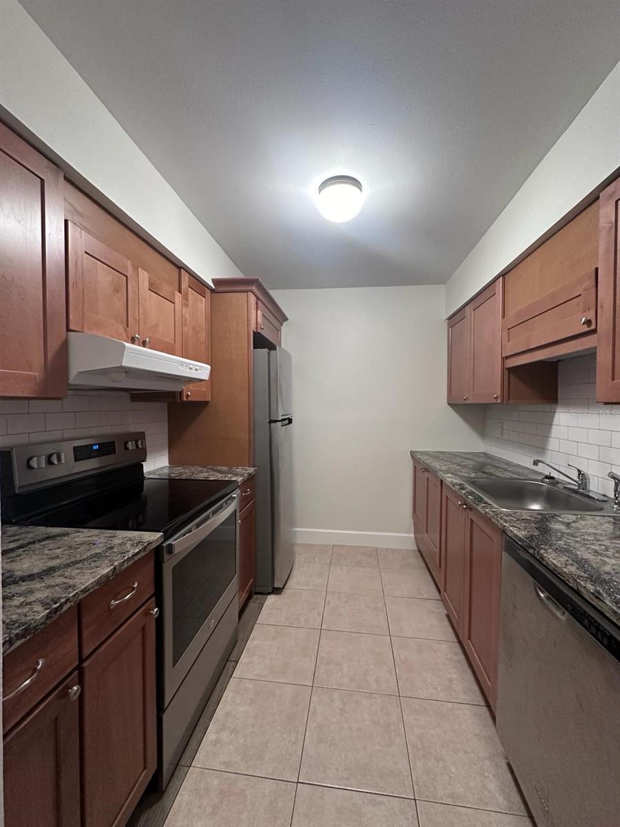 310 Cherokee Ct #f Property Photo 6