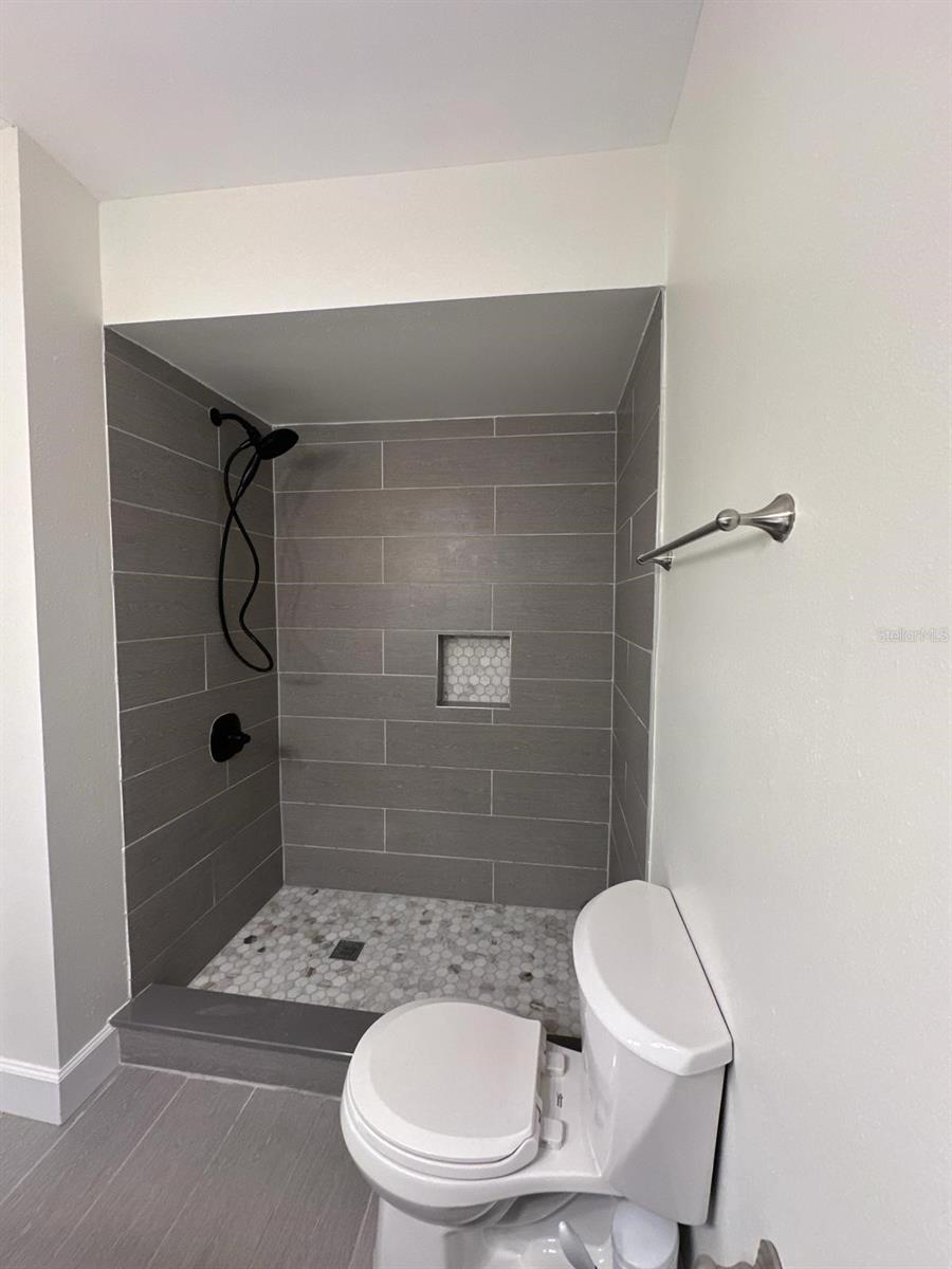 310 Cherokee Ct #f Property Photo 12