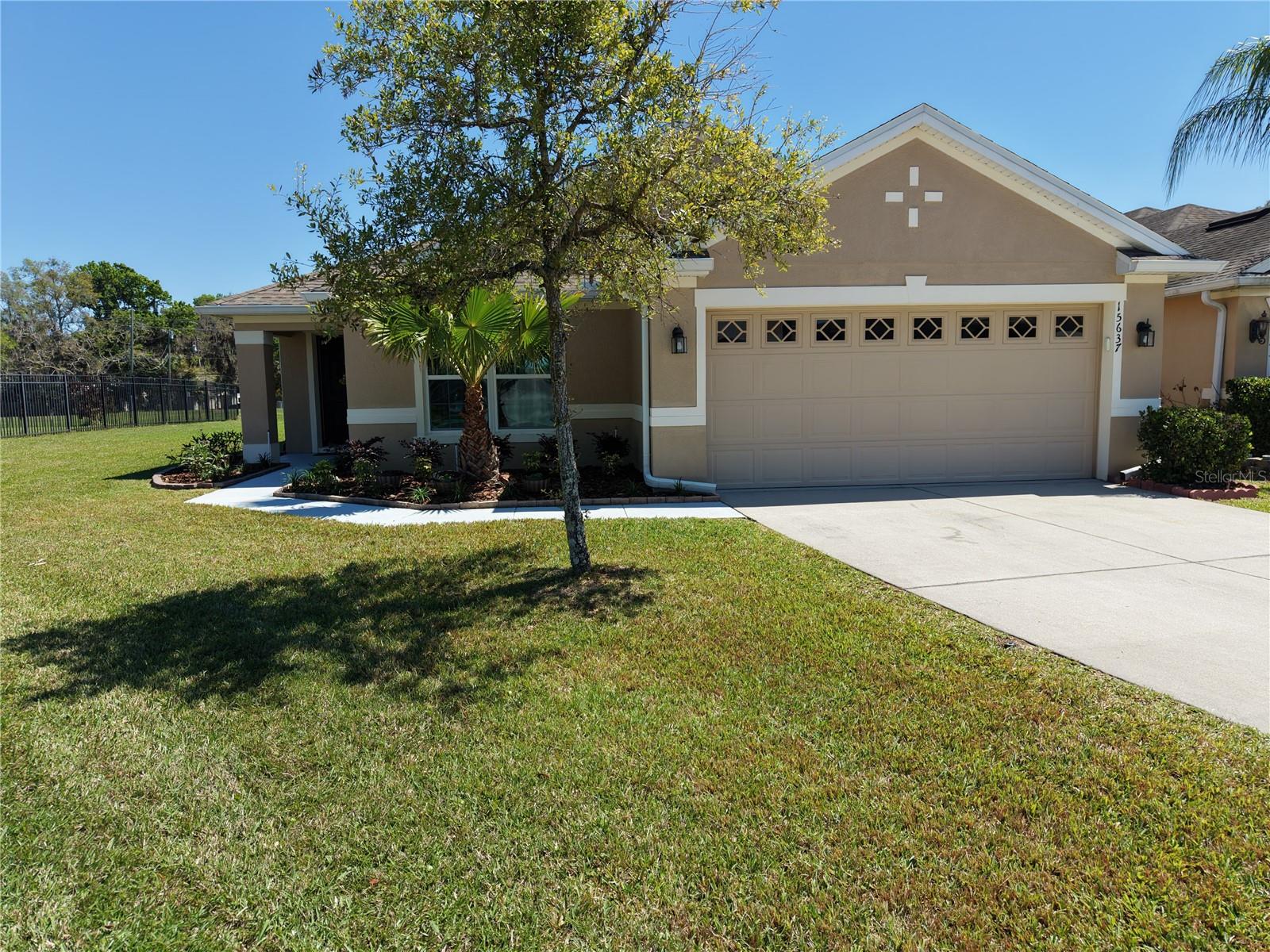 15637 Carina Dr Property Photo 2