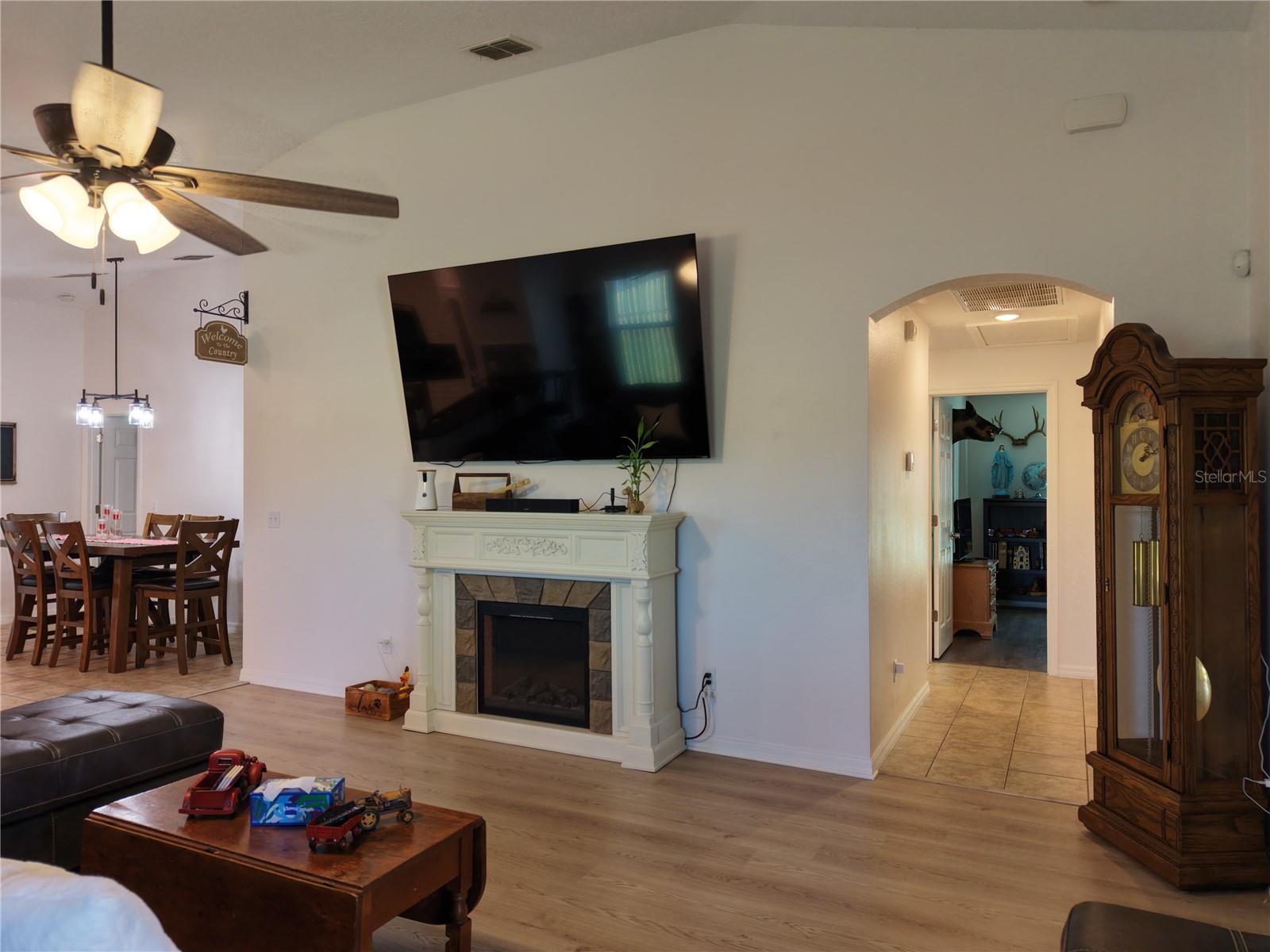 15637 Carina Dr Property Photo 9