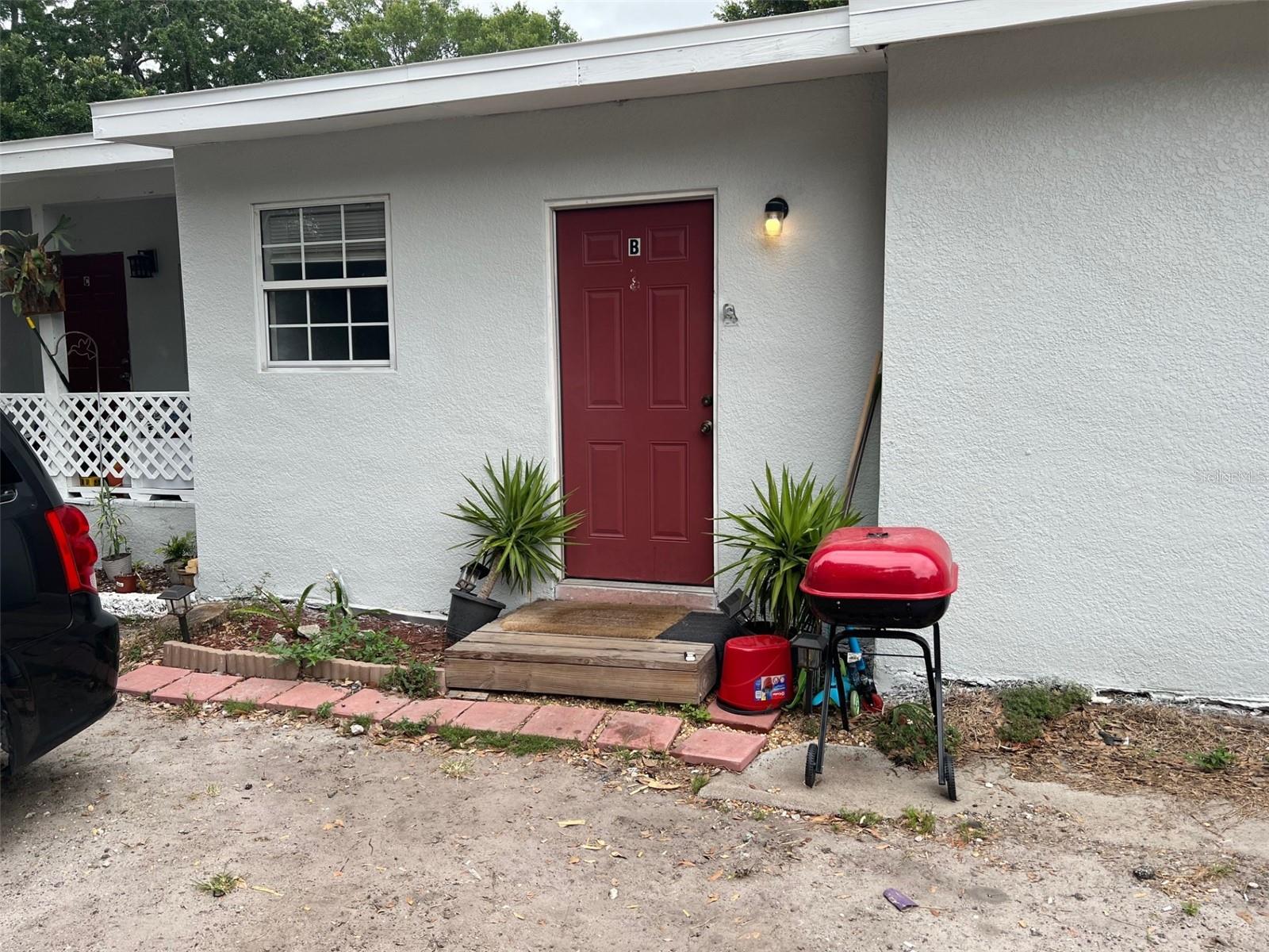 4204 N MANHATTAN AVE Property Photo 1
