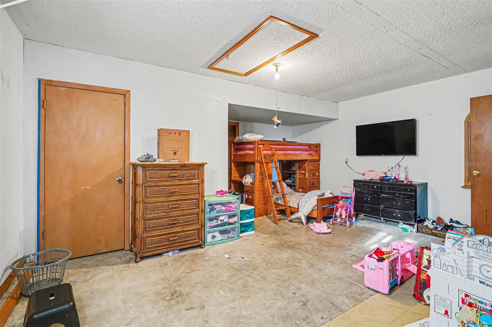 2675 Gramercy Dr Property Photo 4