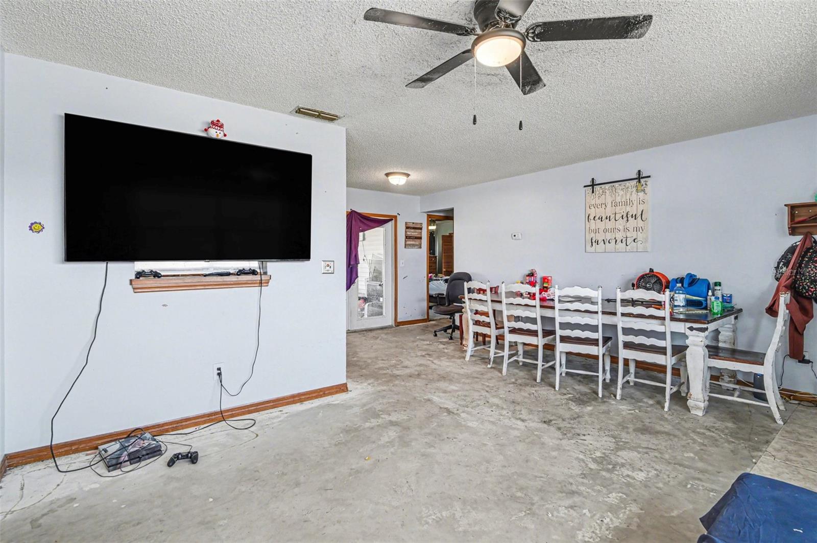 2675 Gramercy Dr Property Photo 5