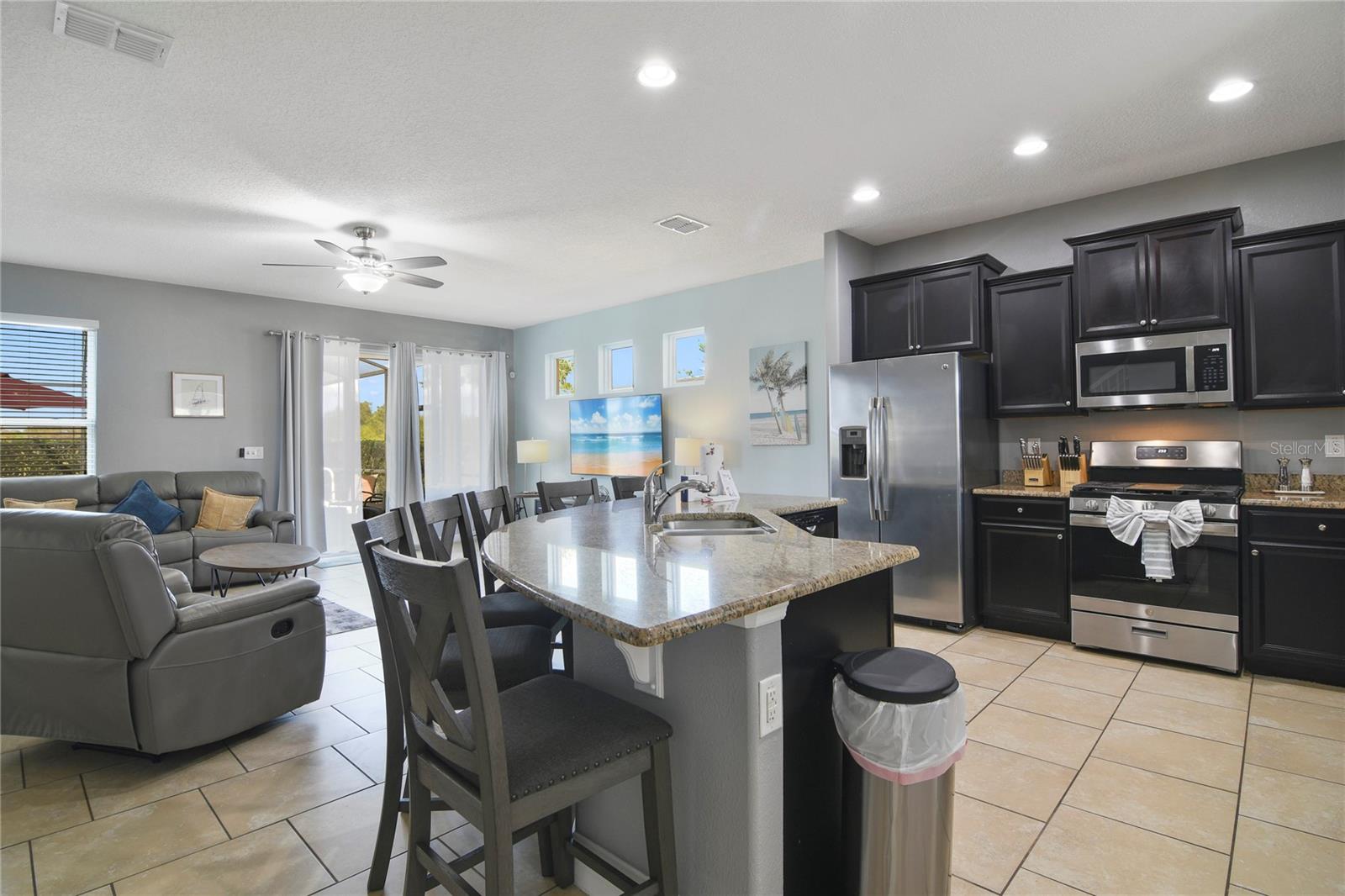 4115 Oaktree Dr Property Photo 4