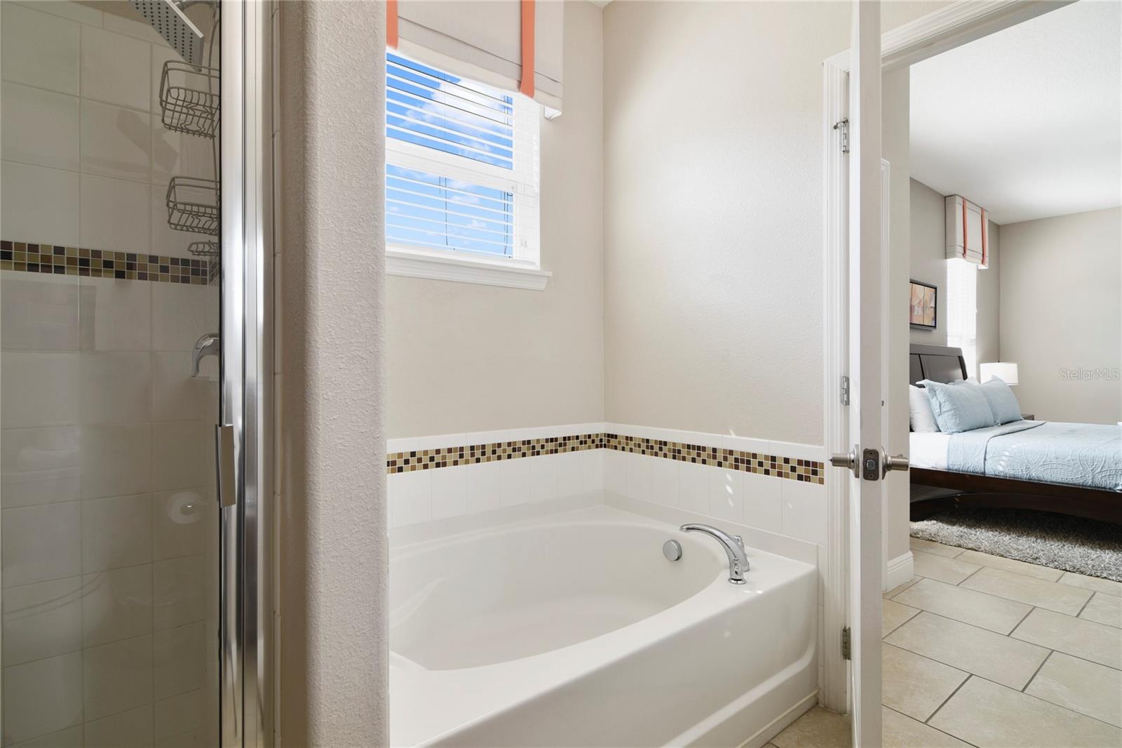 4115 Oaktree Dr Property Photo 7