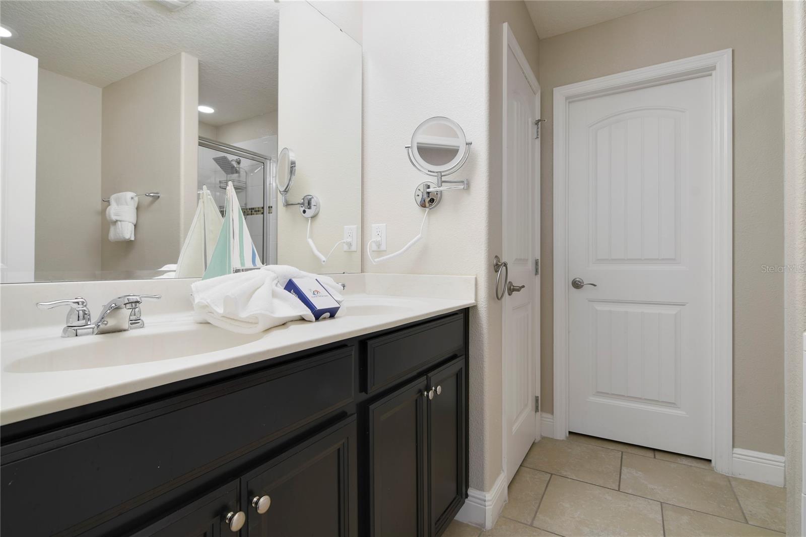 4115 Oaktree Dr Property Photo 27