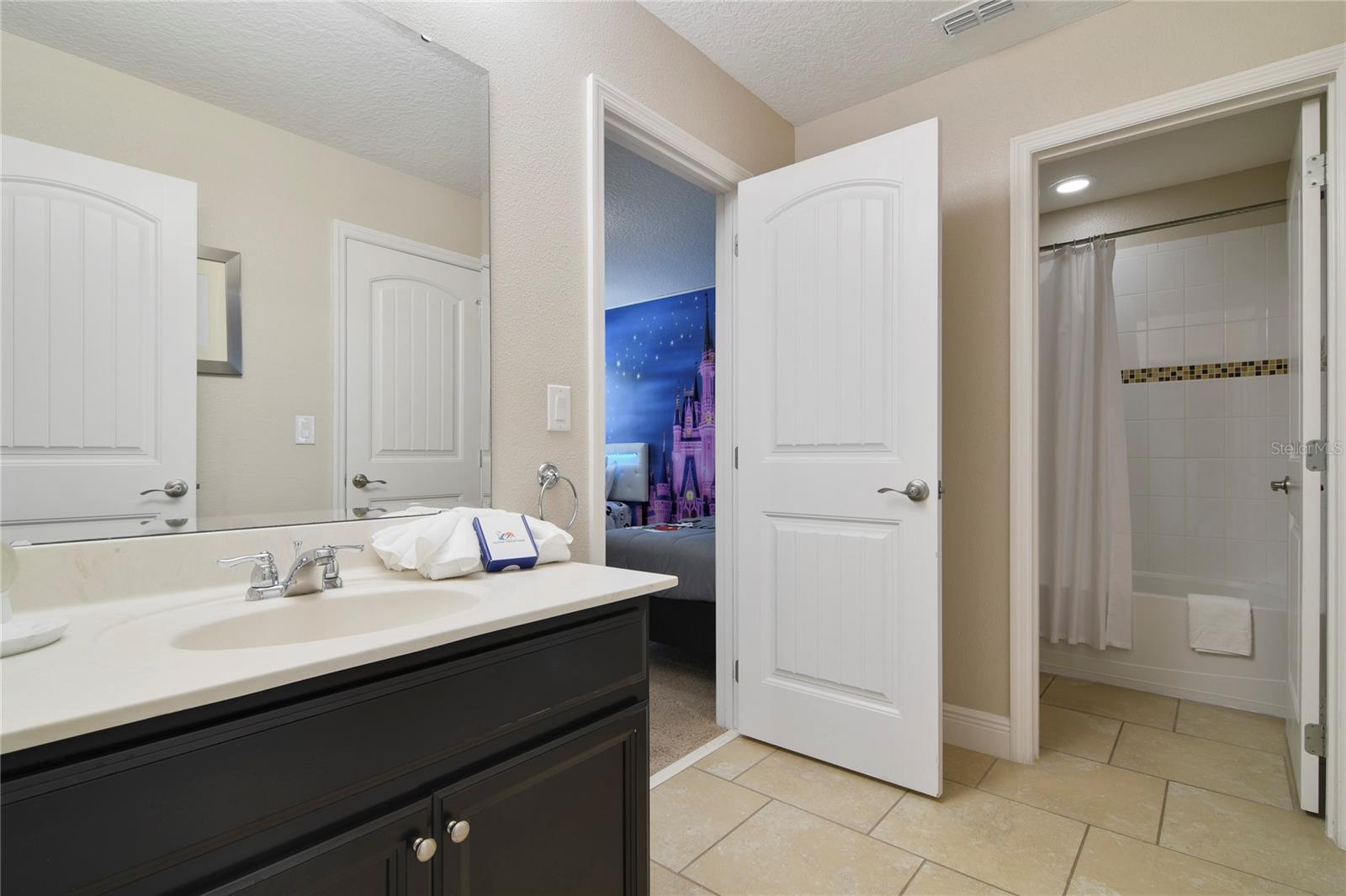 4115 Oaktree Dr Property Photo 36