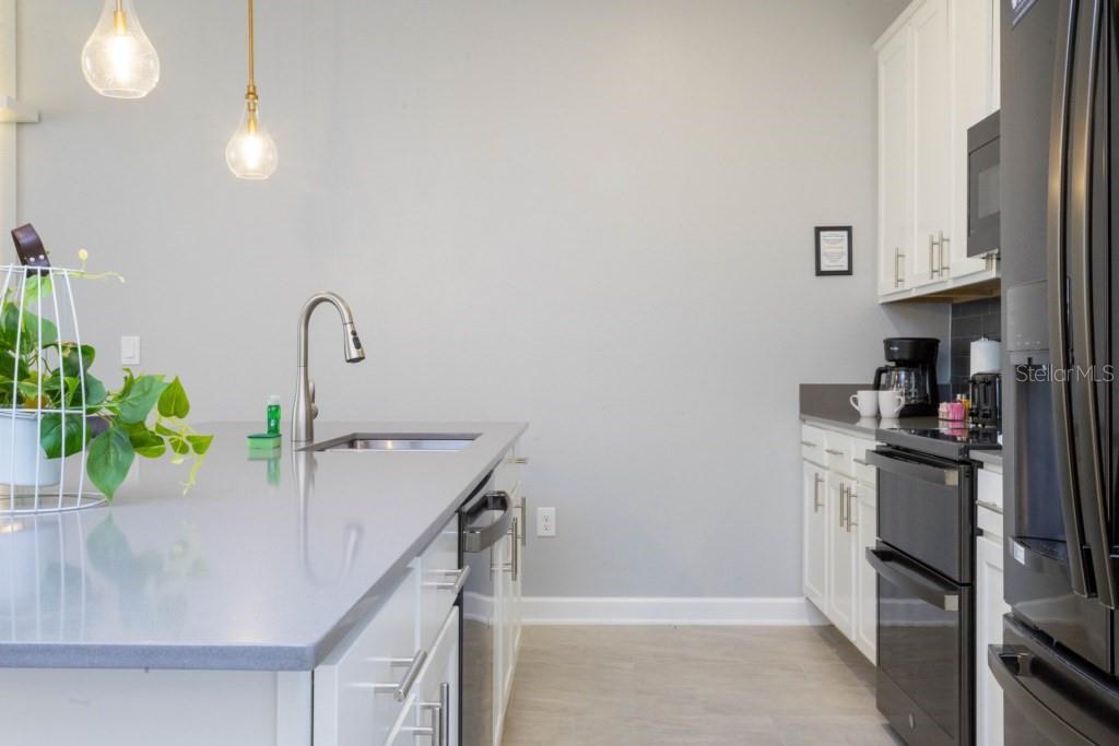 986 Splash Shot Pl Property Photo 11