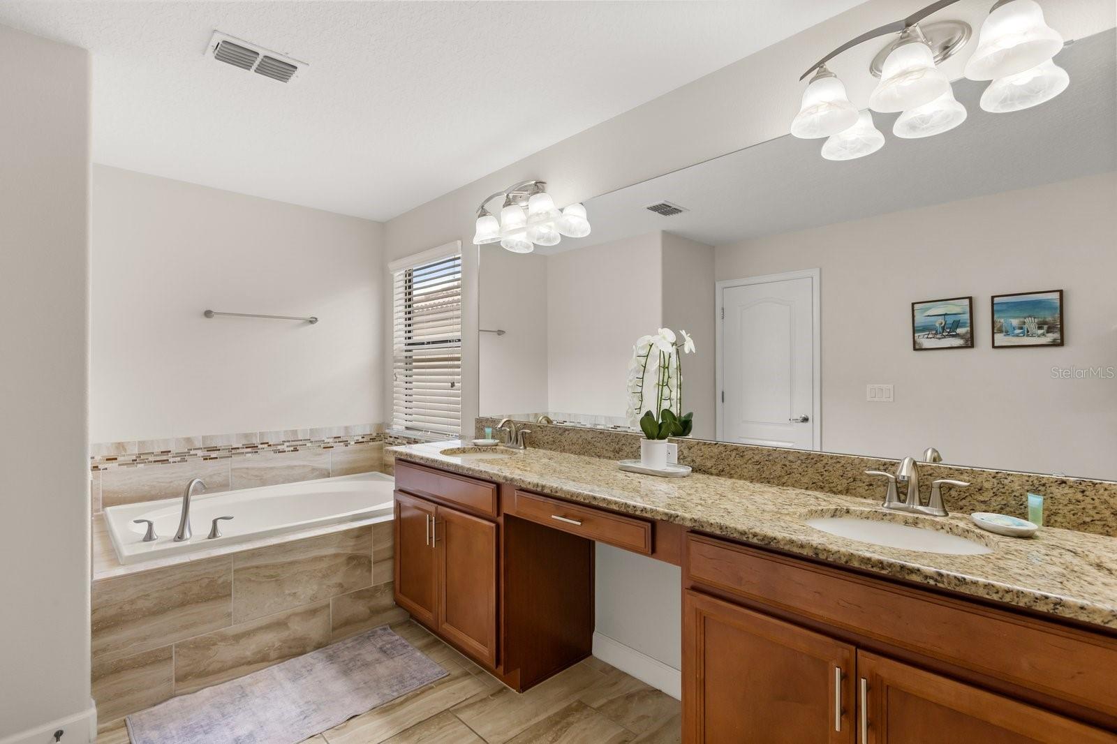 5493 Solterra Cir Property Photo 15