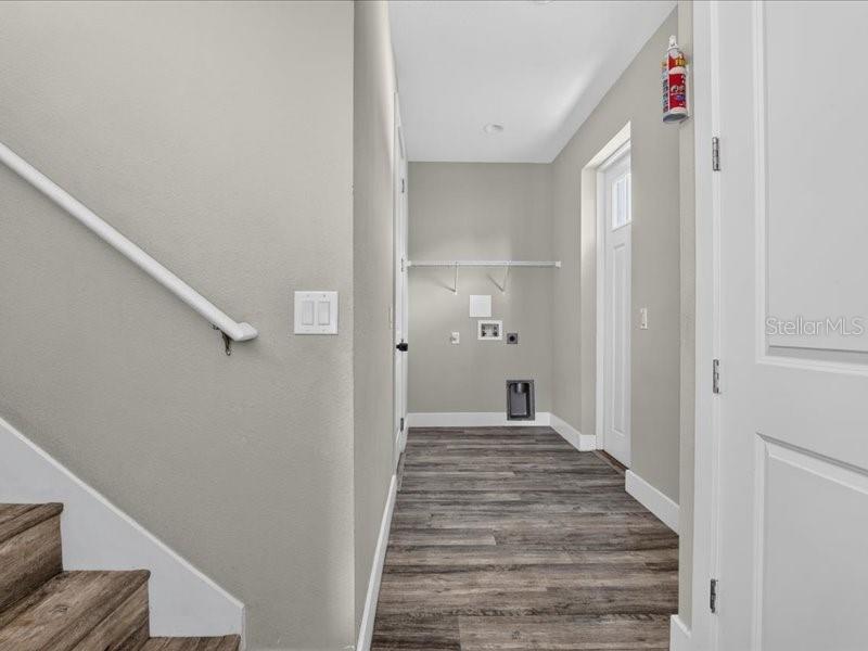 909 Randall St Property Photo 14