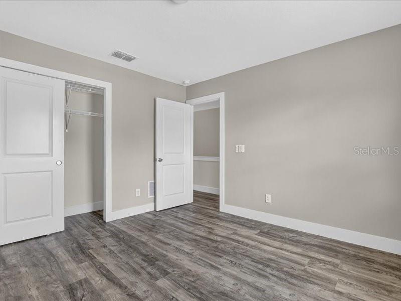 909 Randall St Property Photo 15