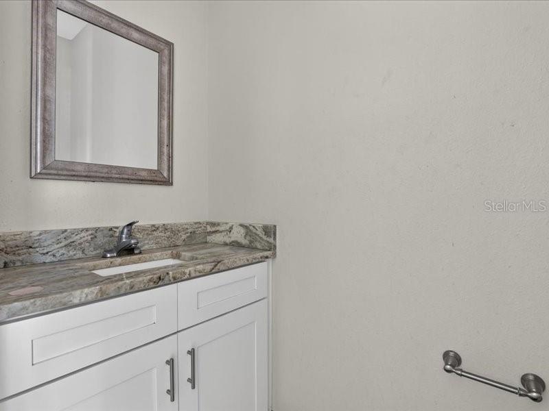 909 Randall St Property Photo 26