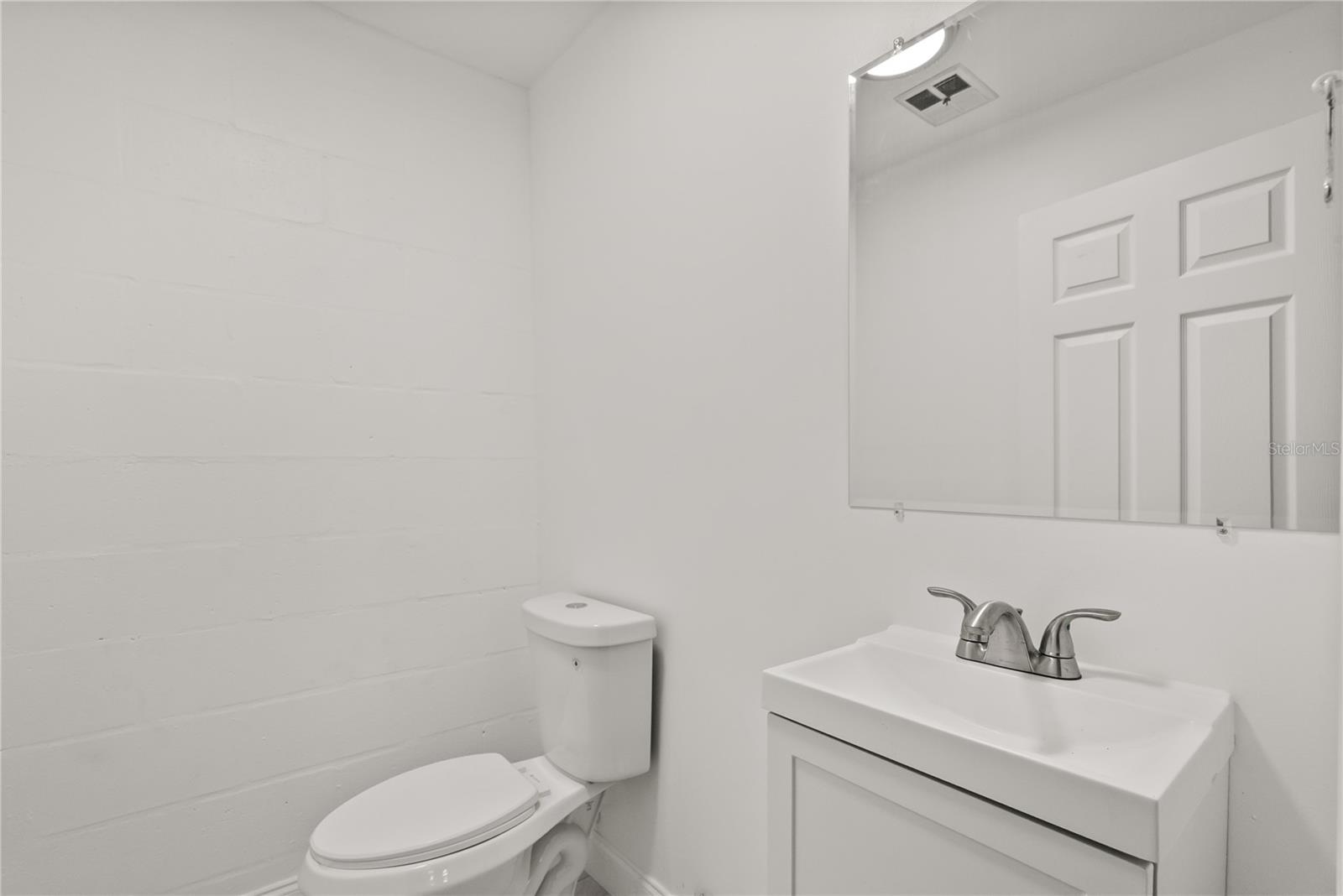 260 Power Ct Property Photo 8