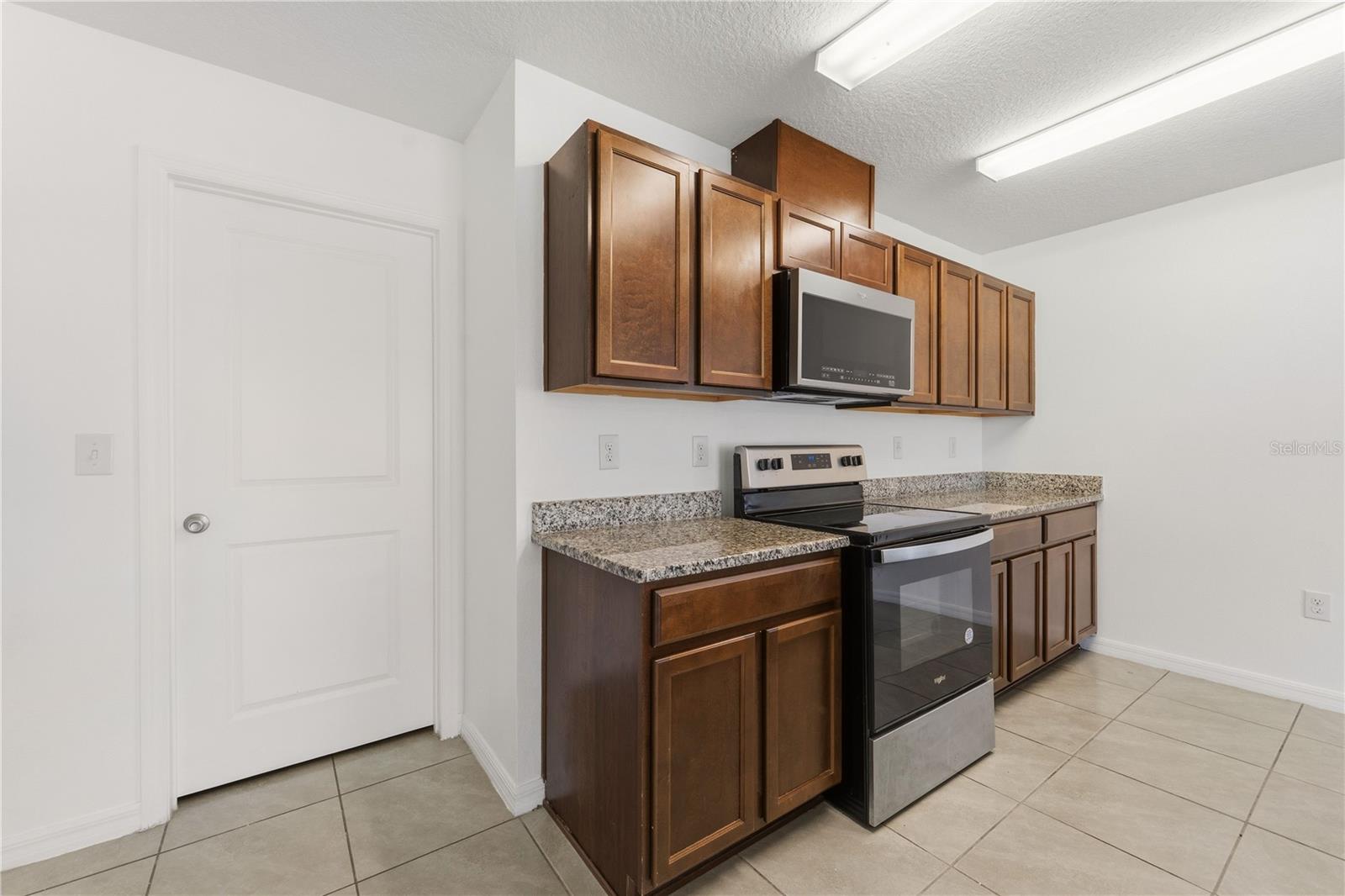 820 Overpool Ave Property Photo 24