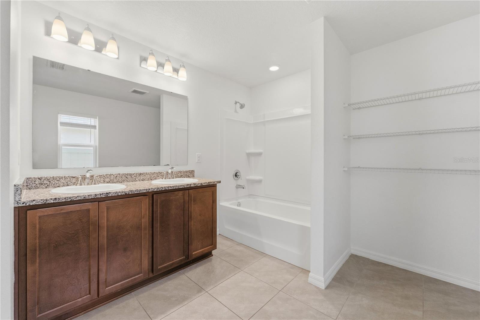 820 Overpool Ave Property Photo 32