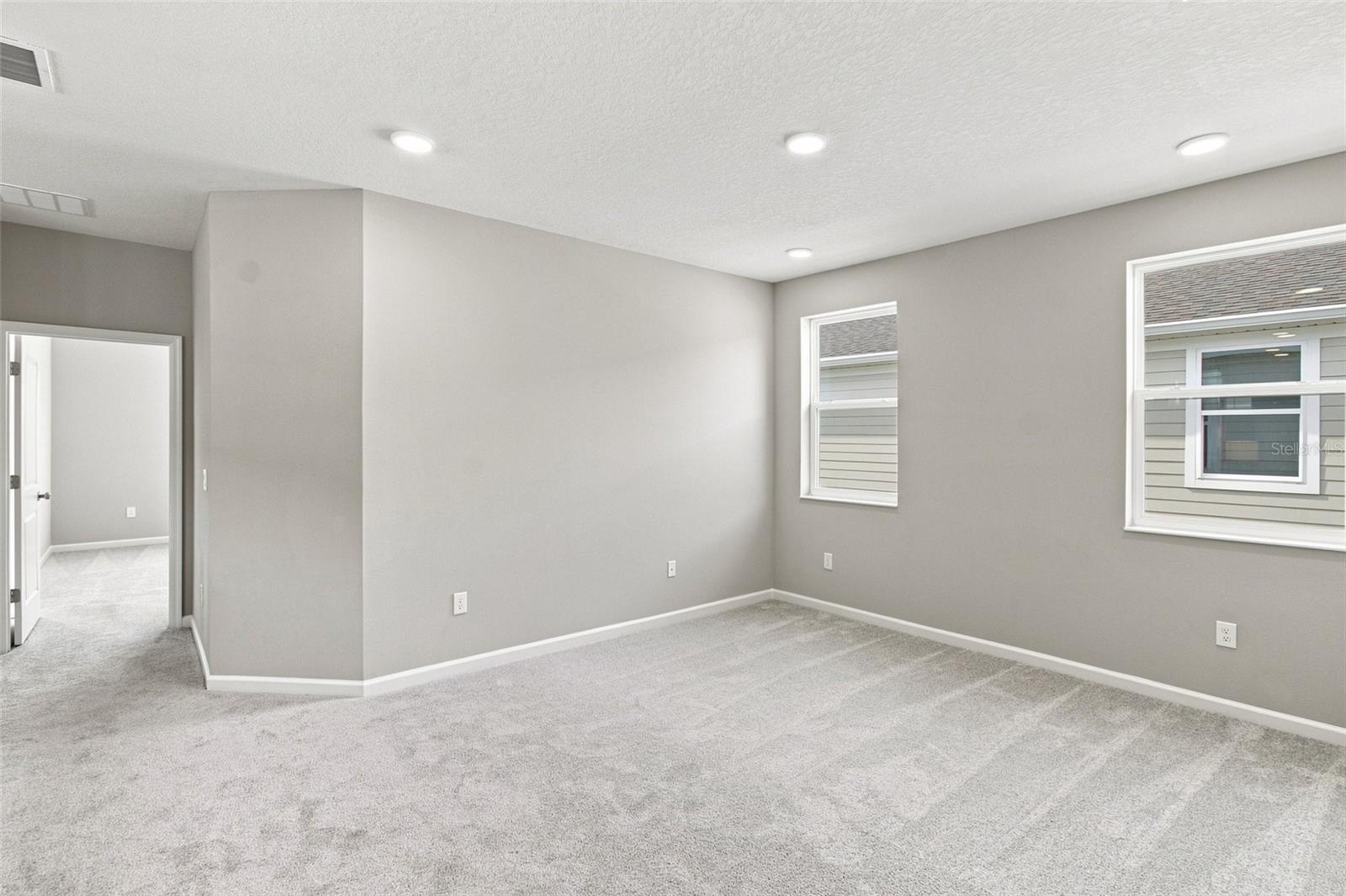 1347 Lumpini St Property Photo 25