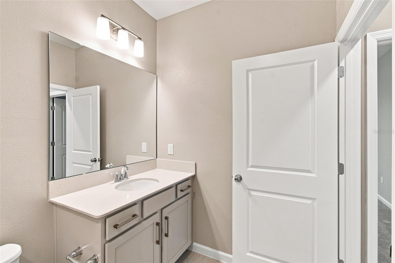 1347 Lumpini St Property Photo 26