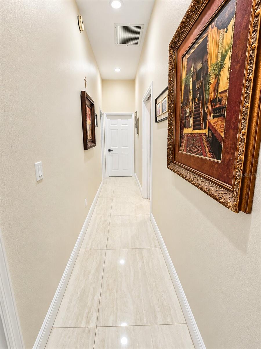 O6394091 Property Photo 5