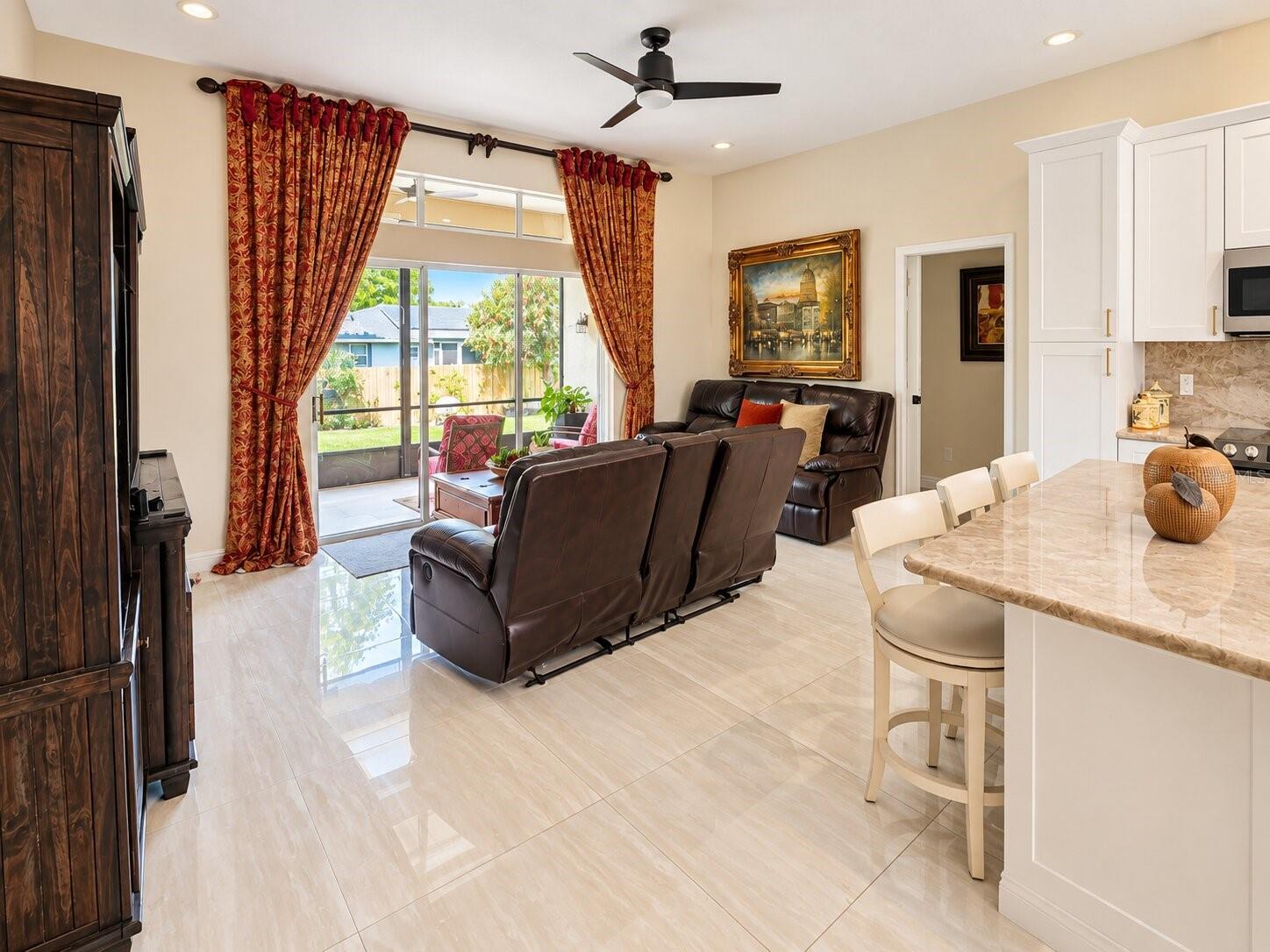 O6394091 Property Photo 6