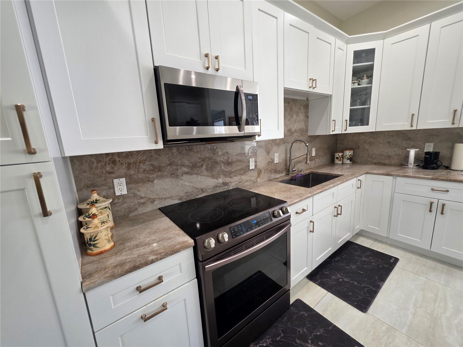 O6394091 Property Photo 8