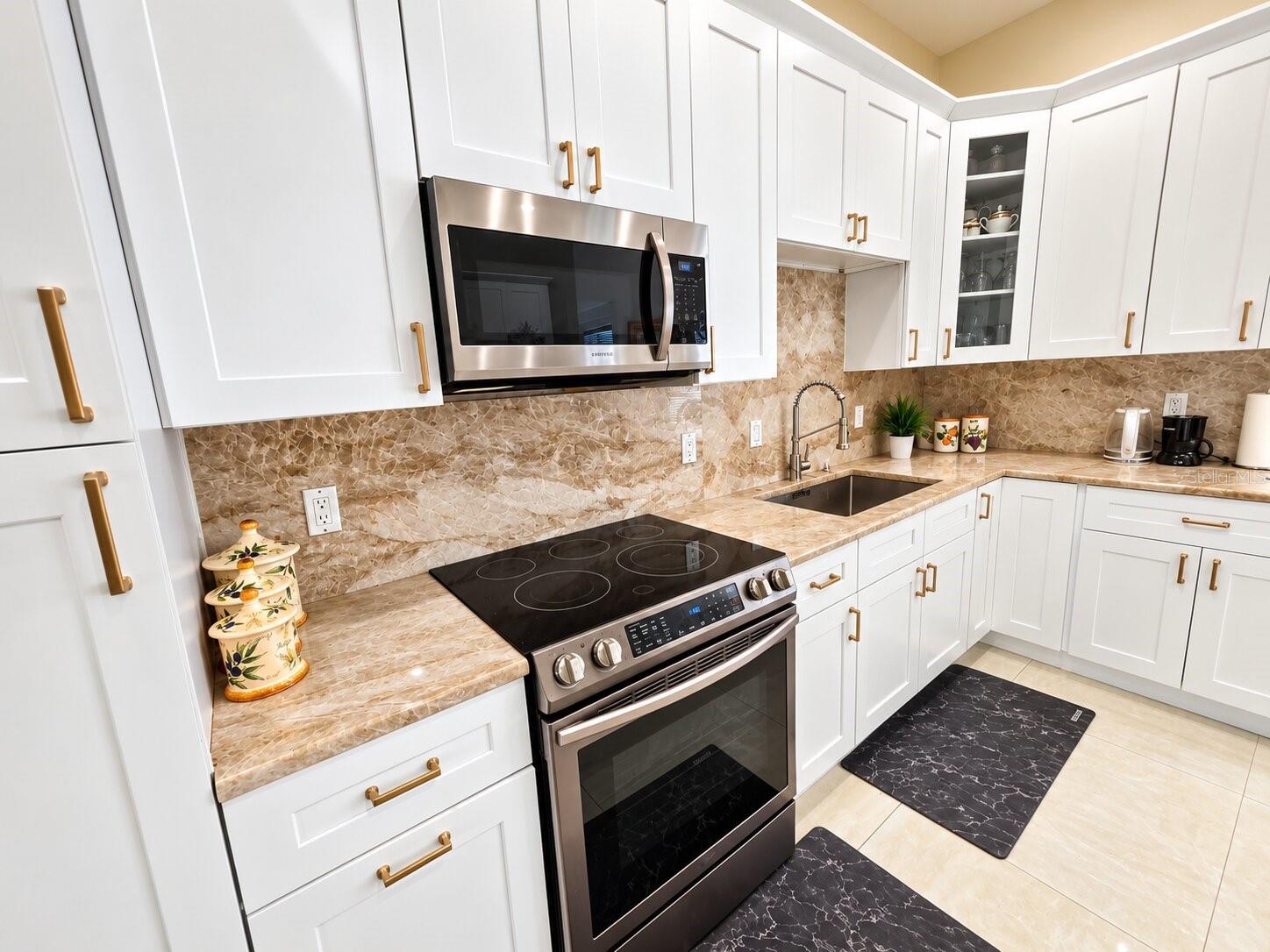 O6394091 Property Photo 9