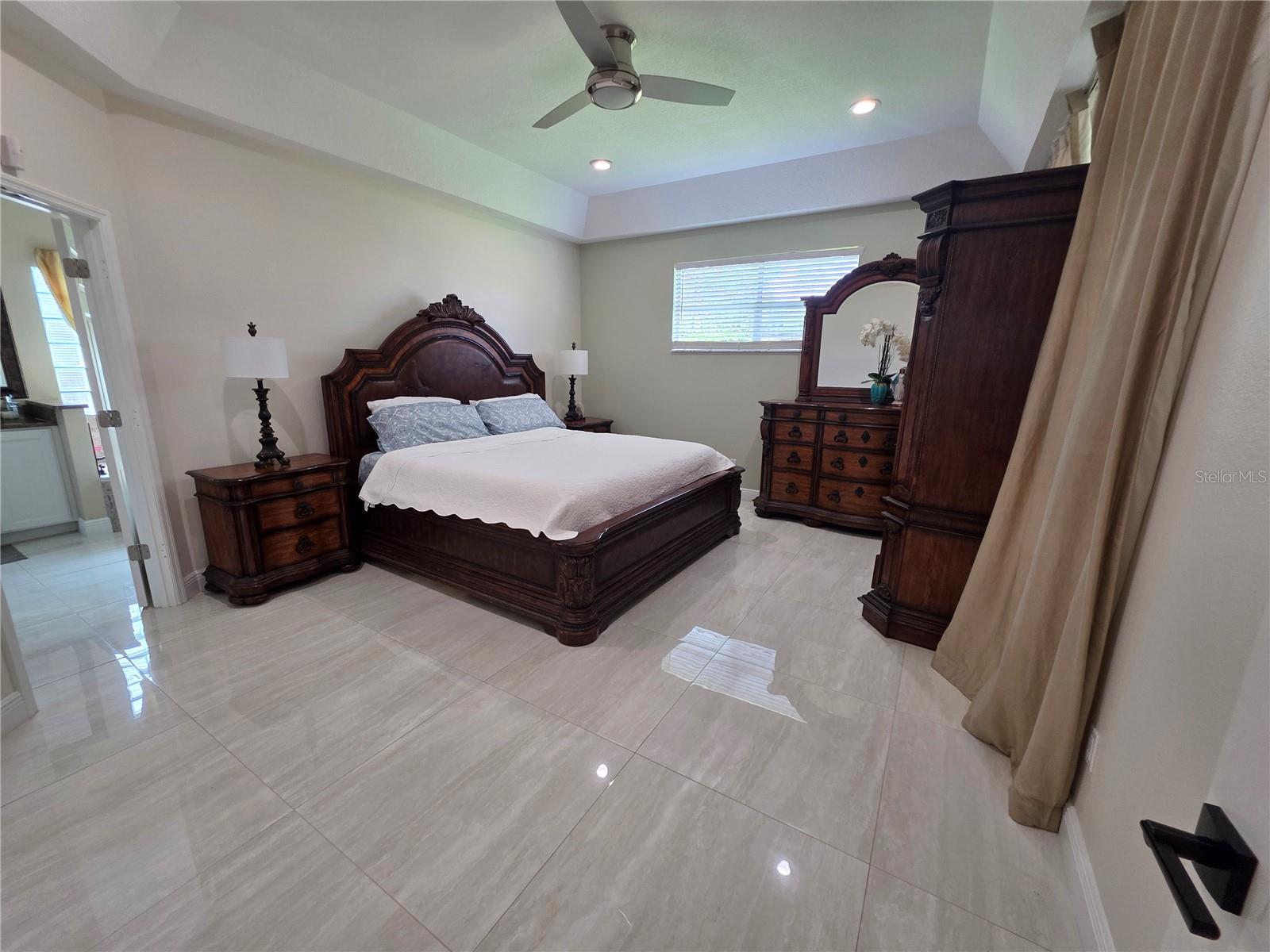 O6394091 Property Photo 10