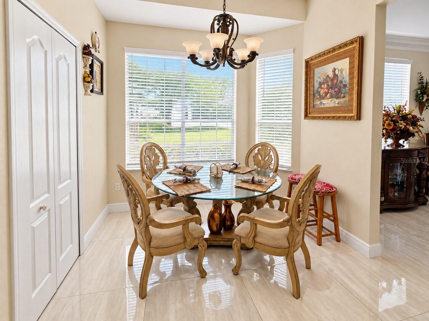 O6394091 Property Photo 12